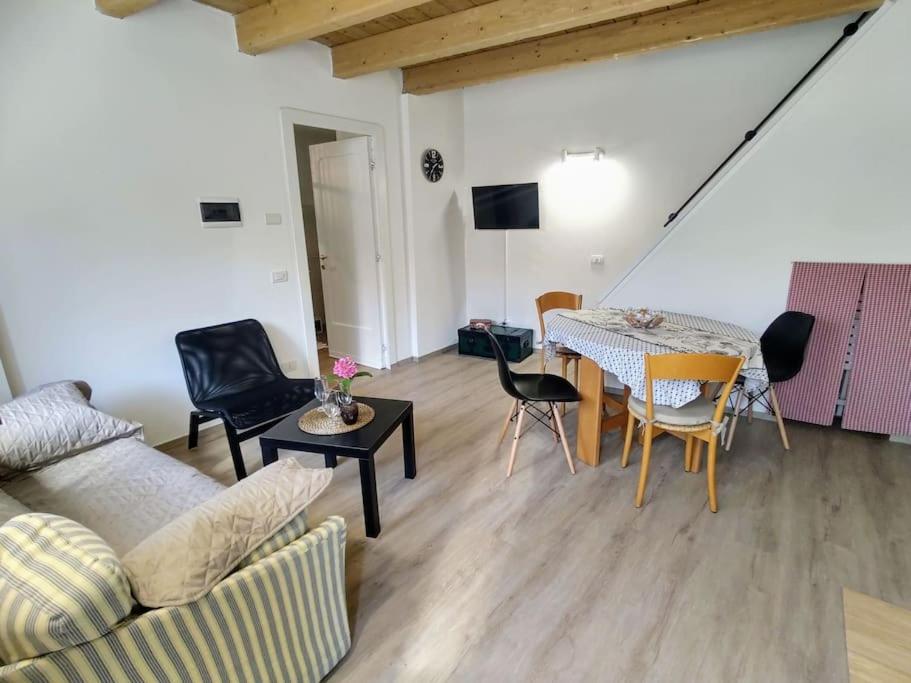 One-Bedroom House photo 1