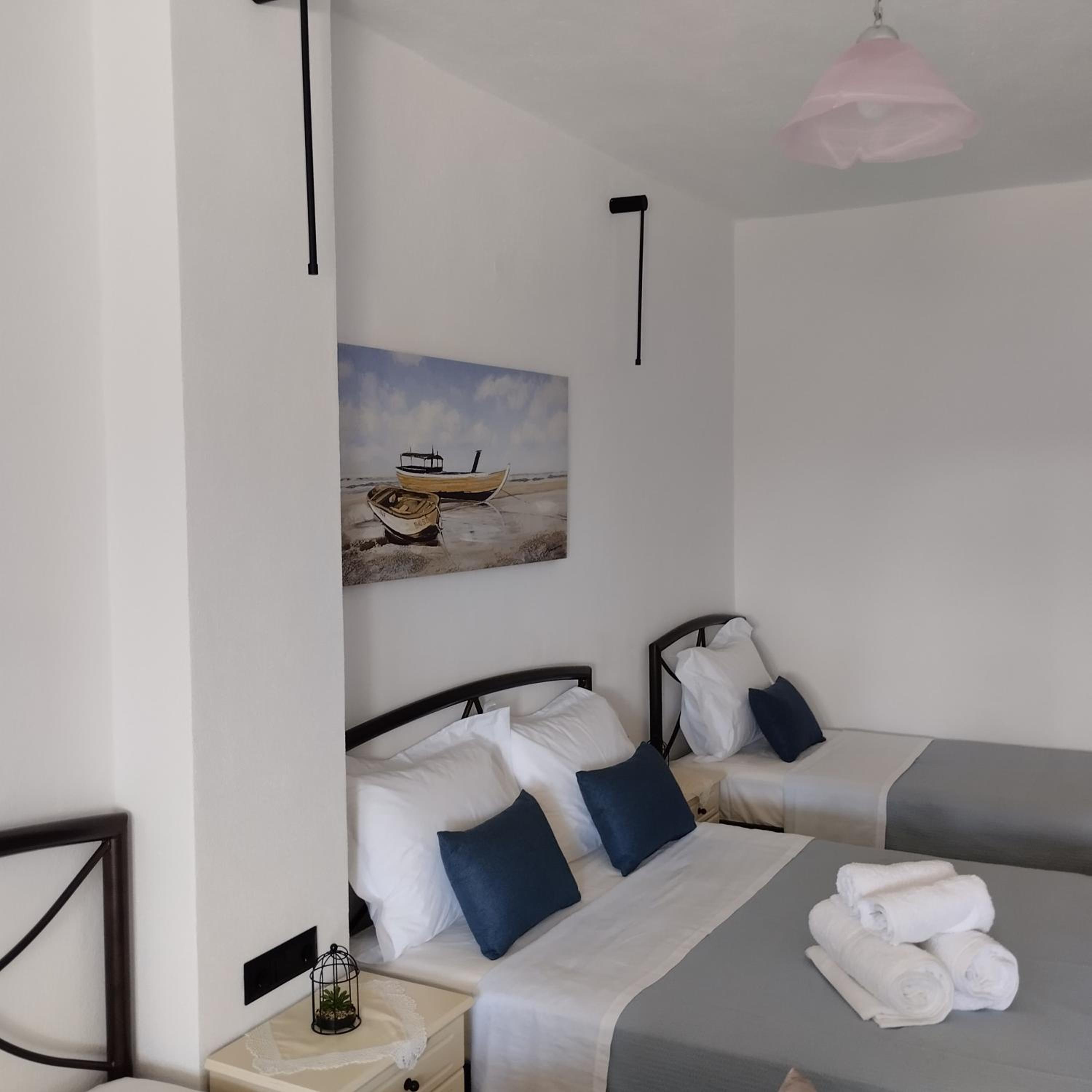 Family Room with Sea View - Photo 7