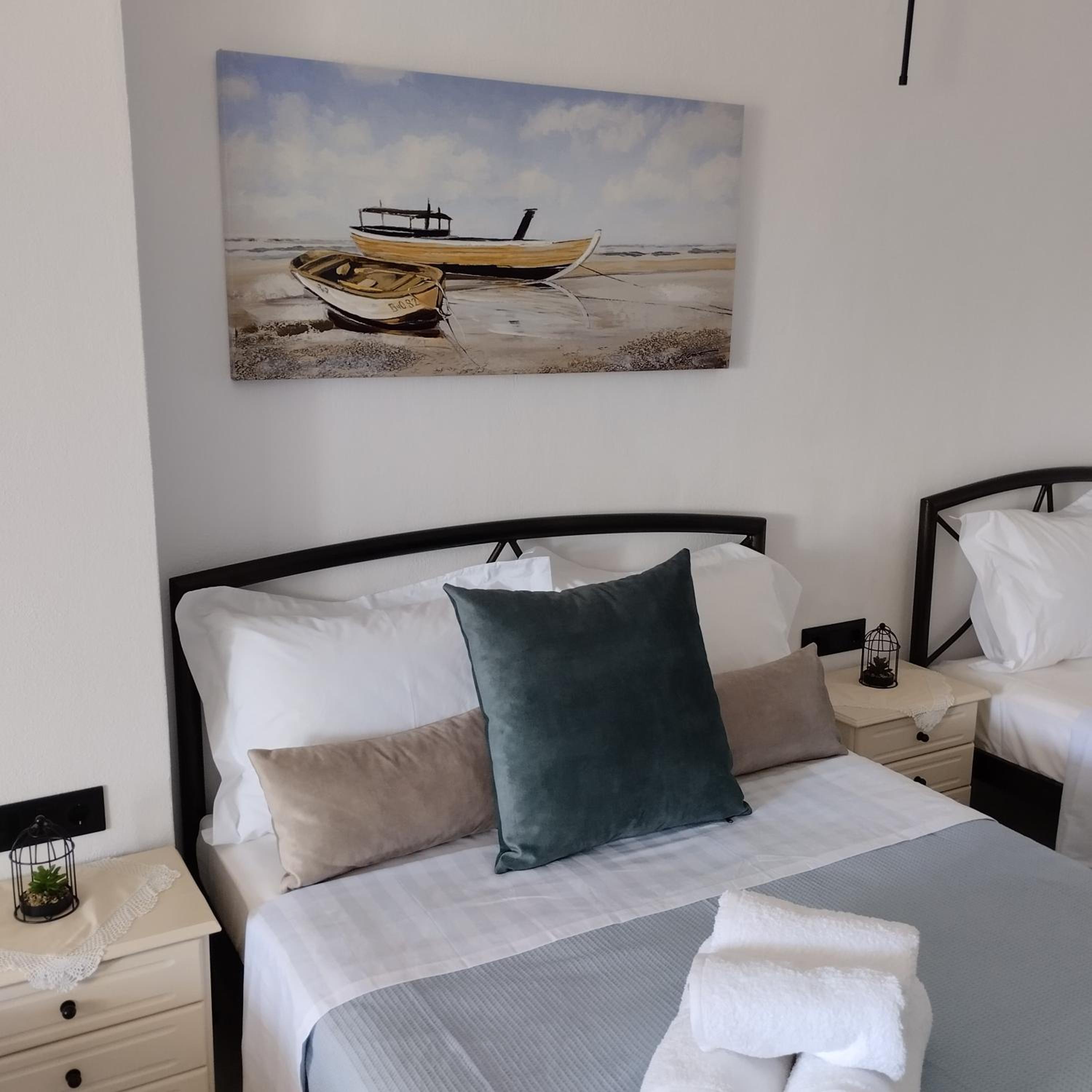Family Room with Sea View - Photo 4