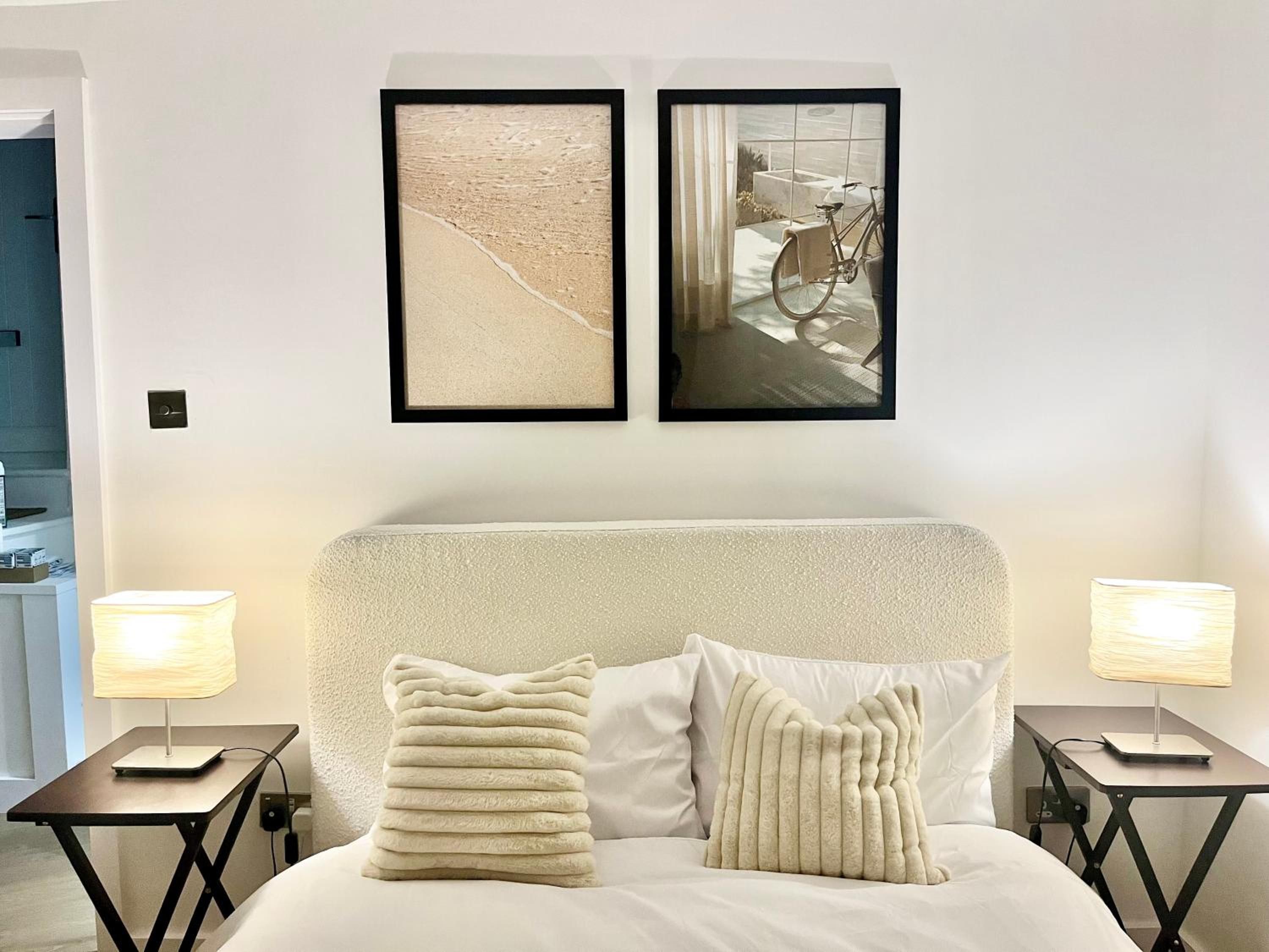 One-Bedroom Apartment photo 3