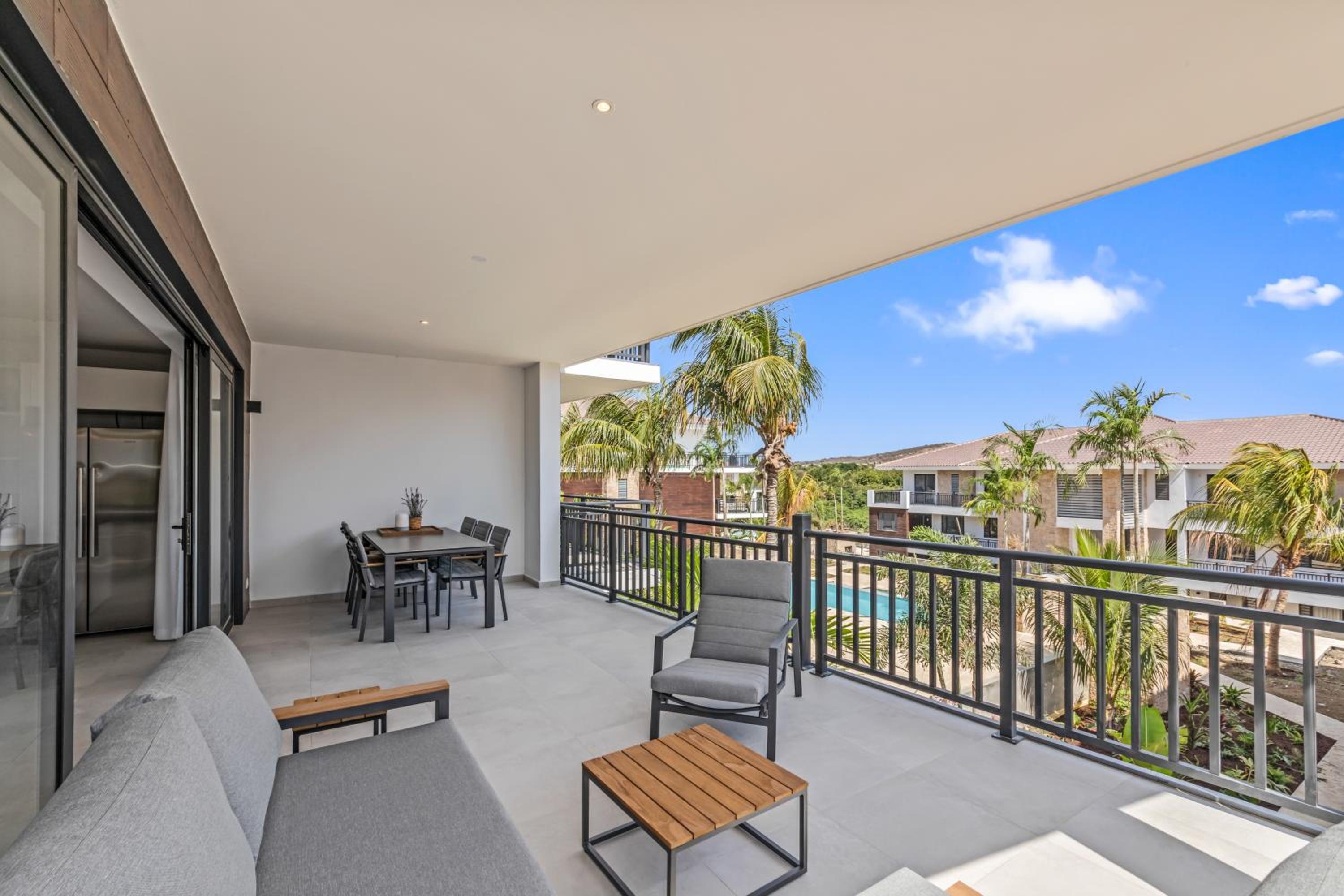 Two-Bedroom Apartment with Balcony photo 2