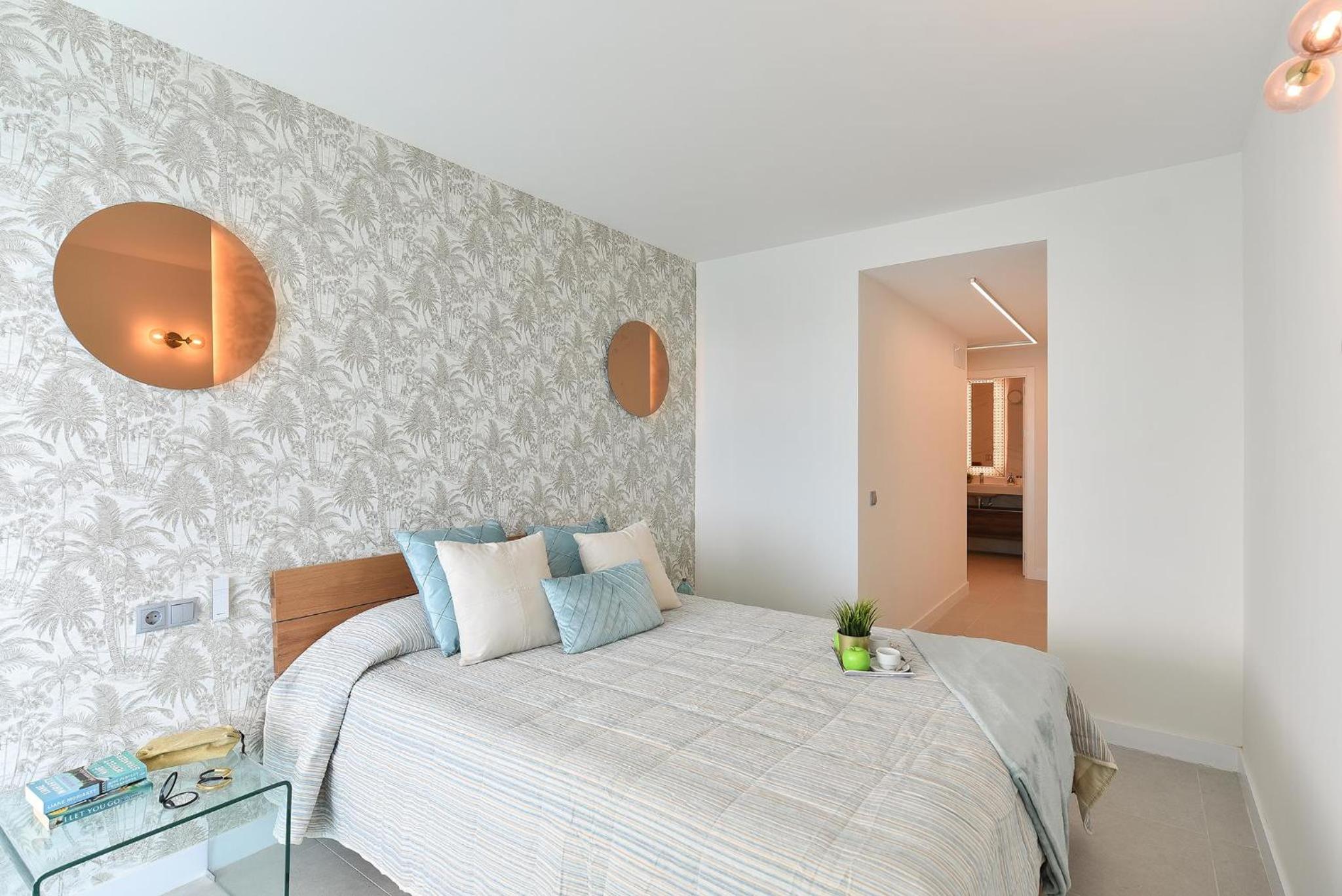 Apartamento de tres habitaciones con vista al mar