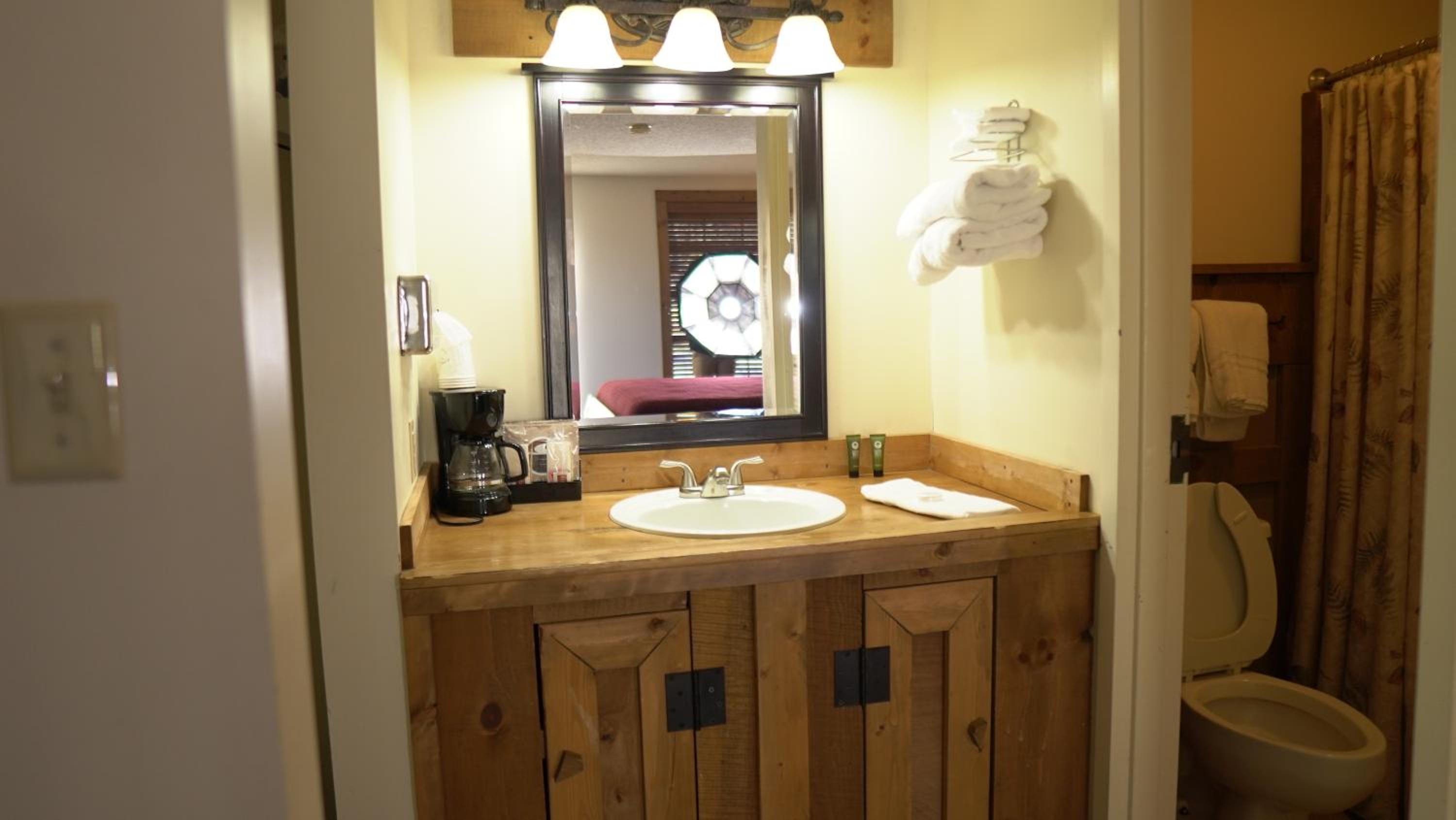 King Room with Lake View photo 3