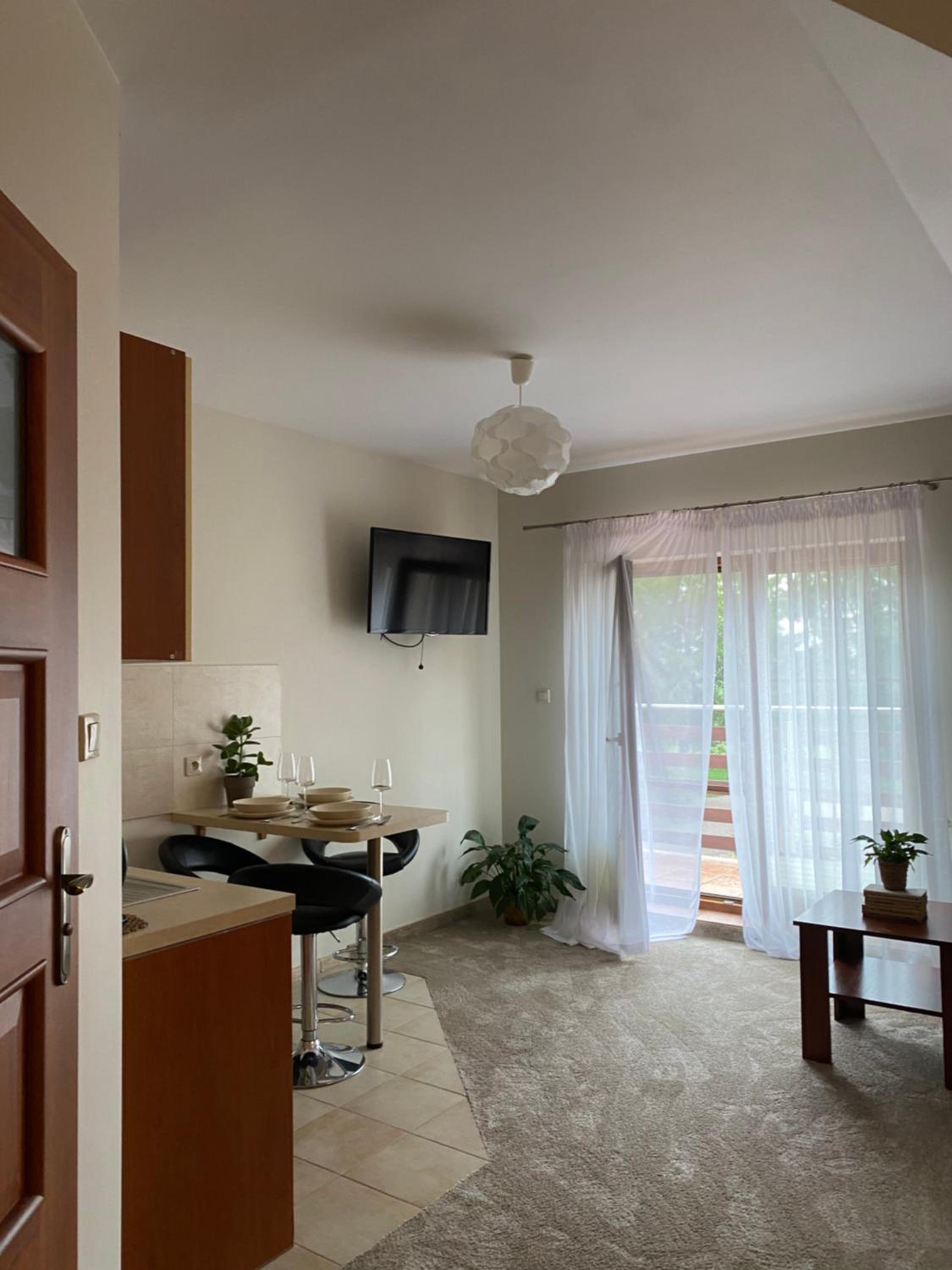 Studio with Balcony - Photo 11