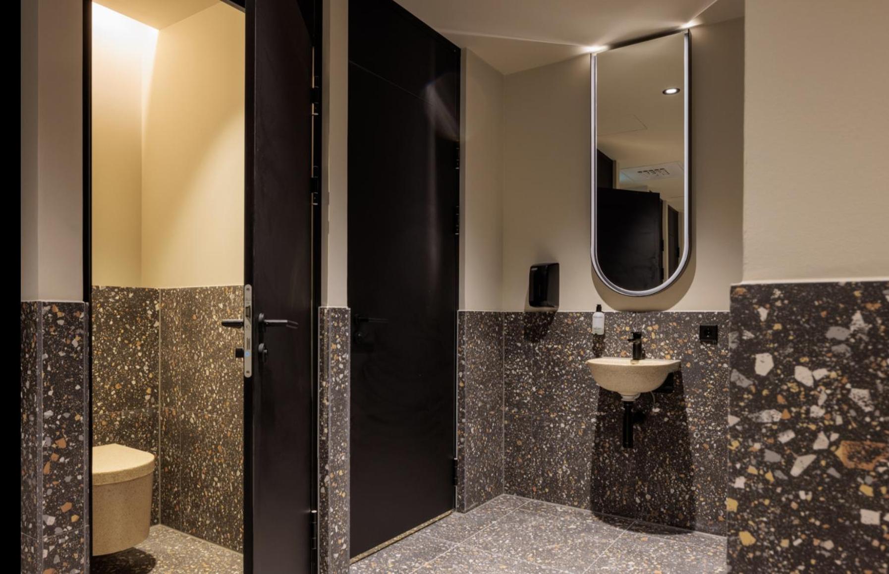 The Twin Pod (shared bathroom) photo 3