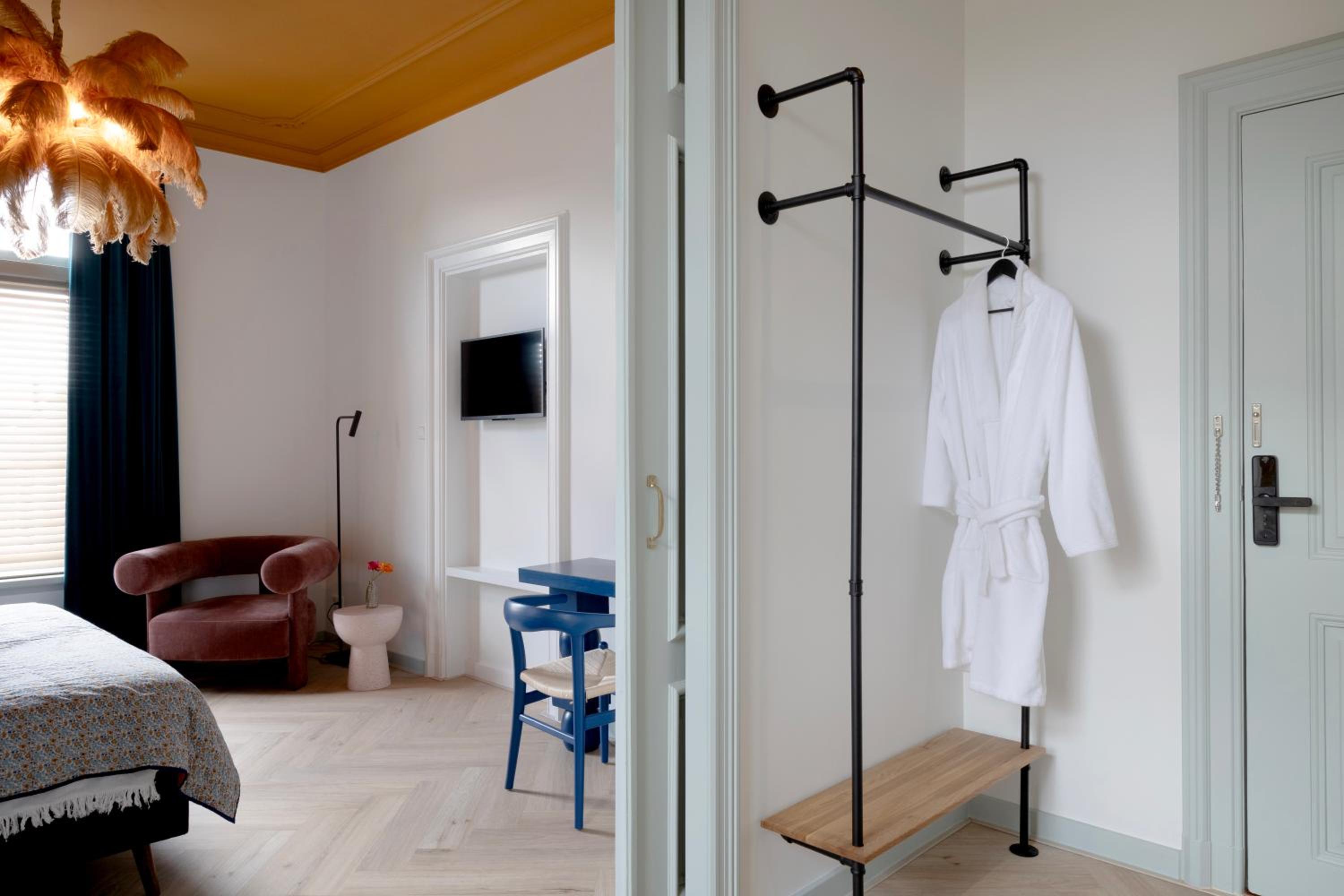 Deluxe Double Room With Bath photo 3