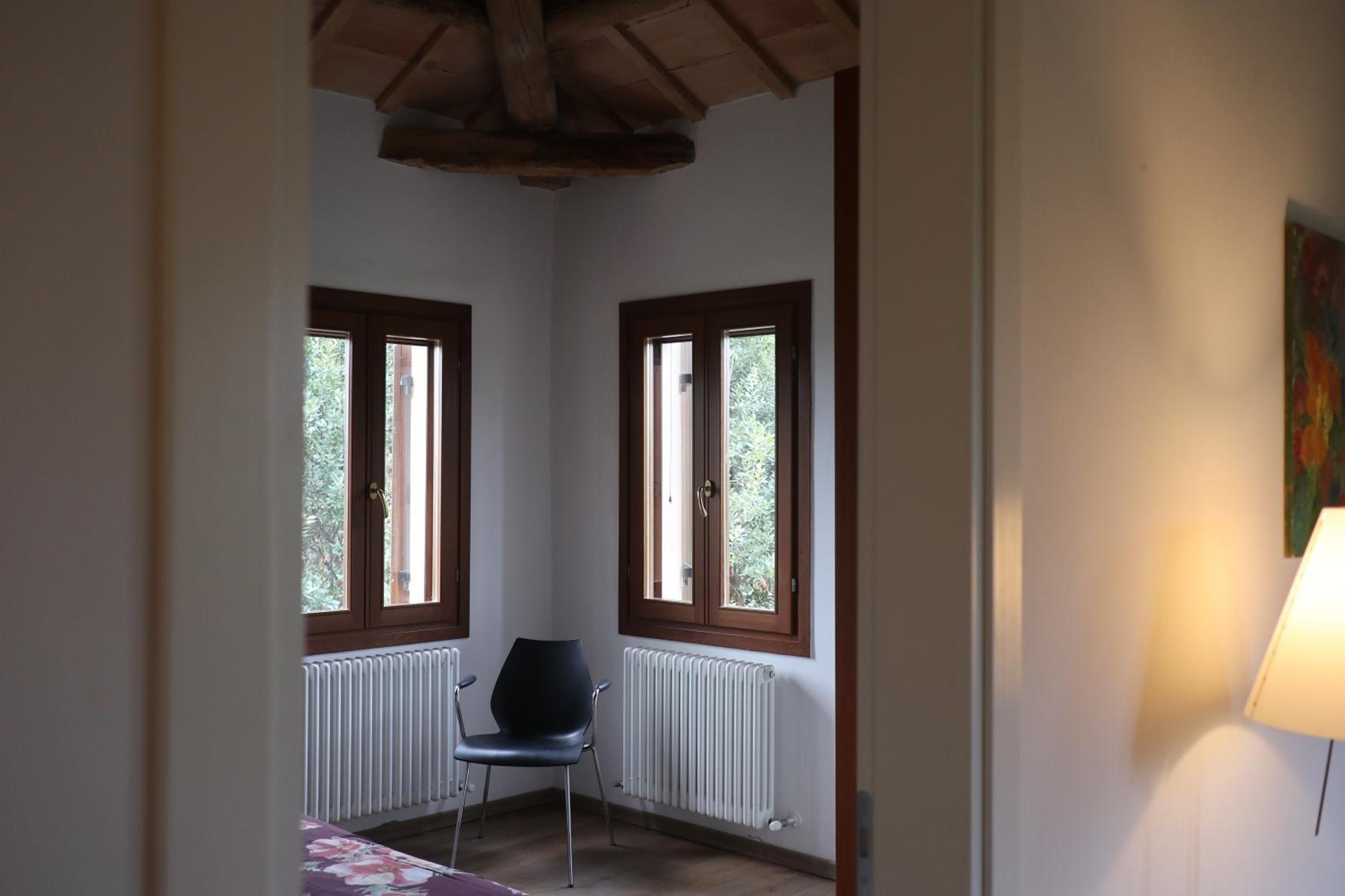 One-Bedroom Apartment - Photo 1