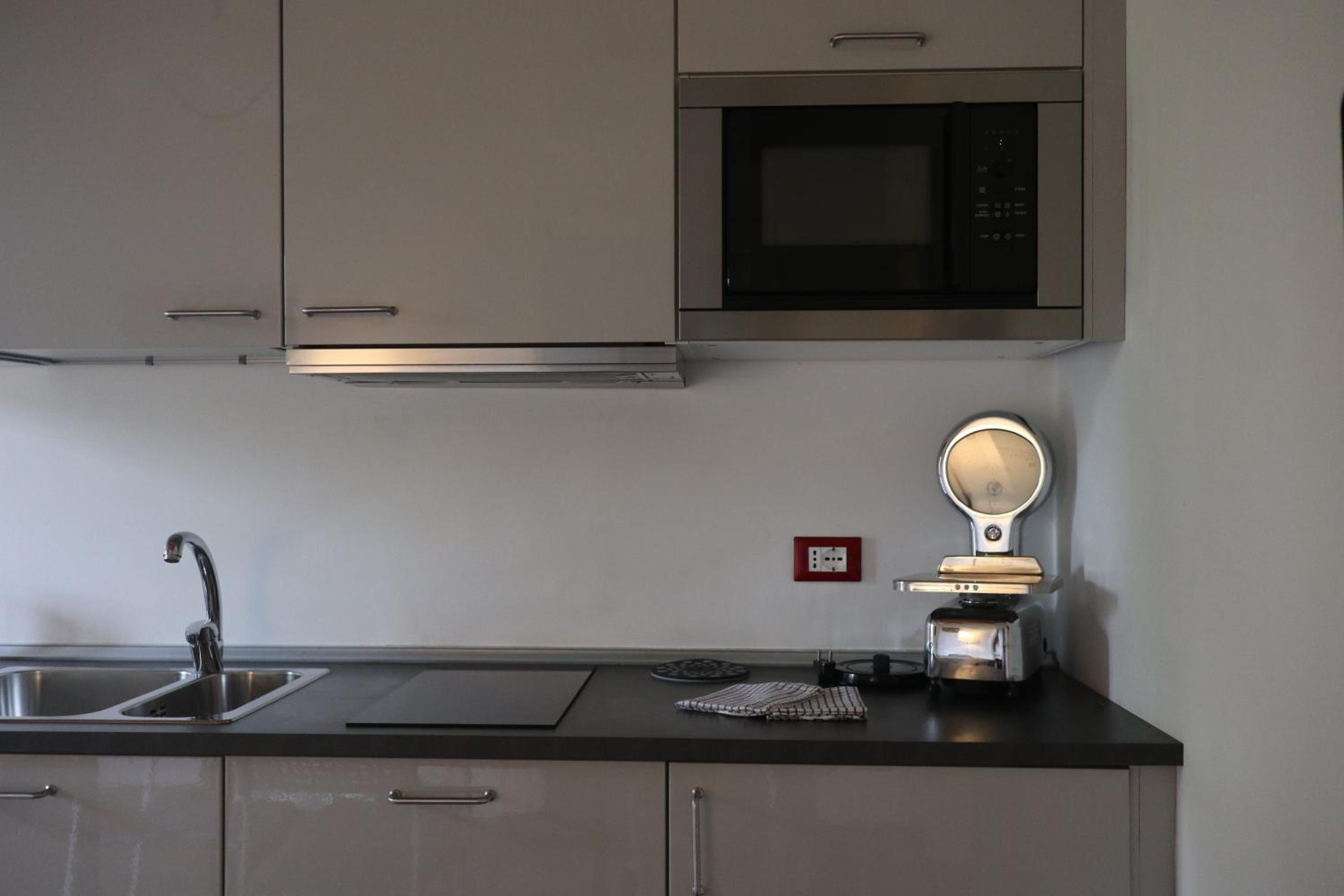 One-Bedroom Apartment - Photo 6