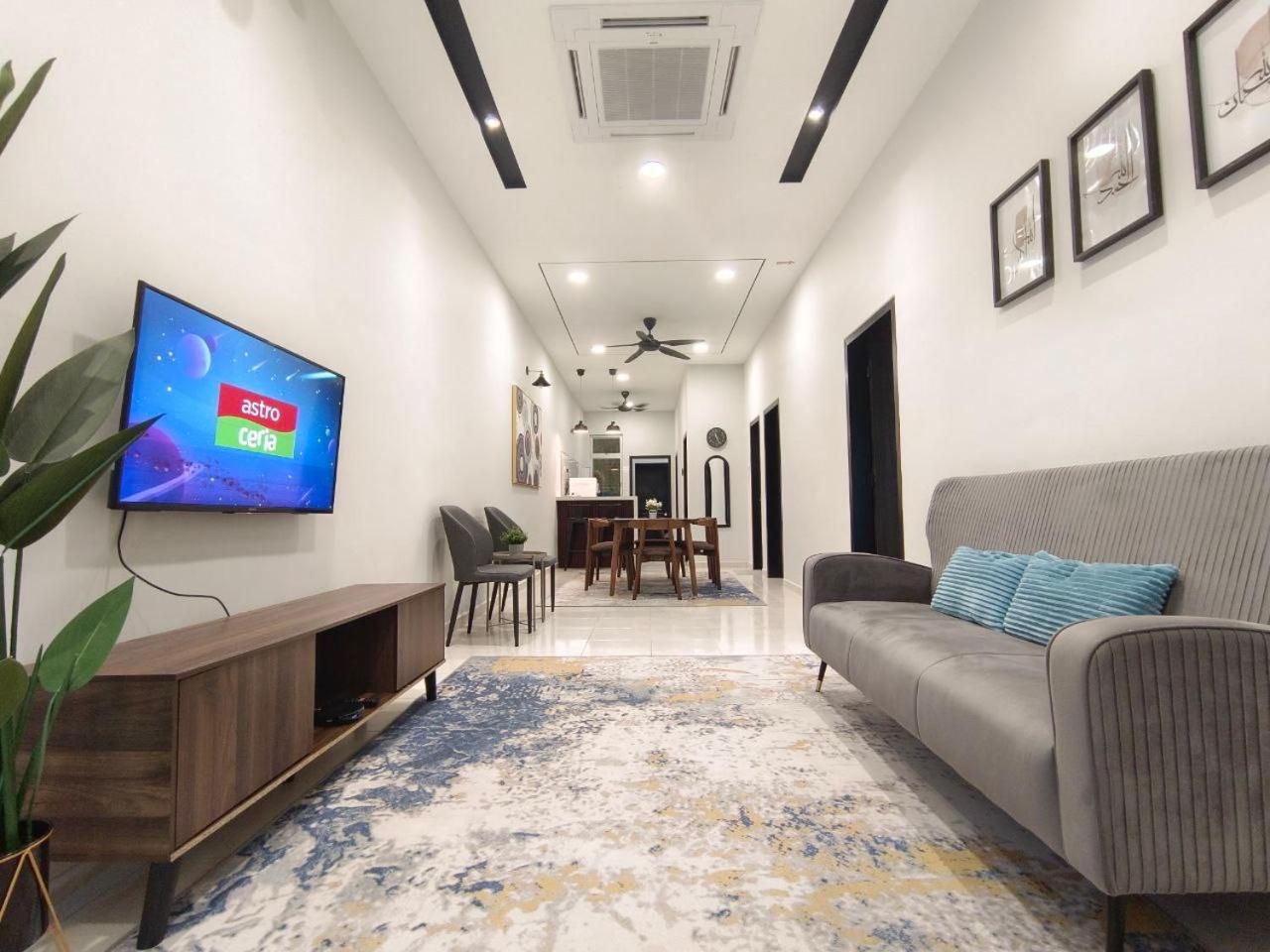 Four-Bedroom House photo 1