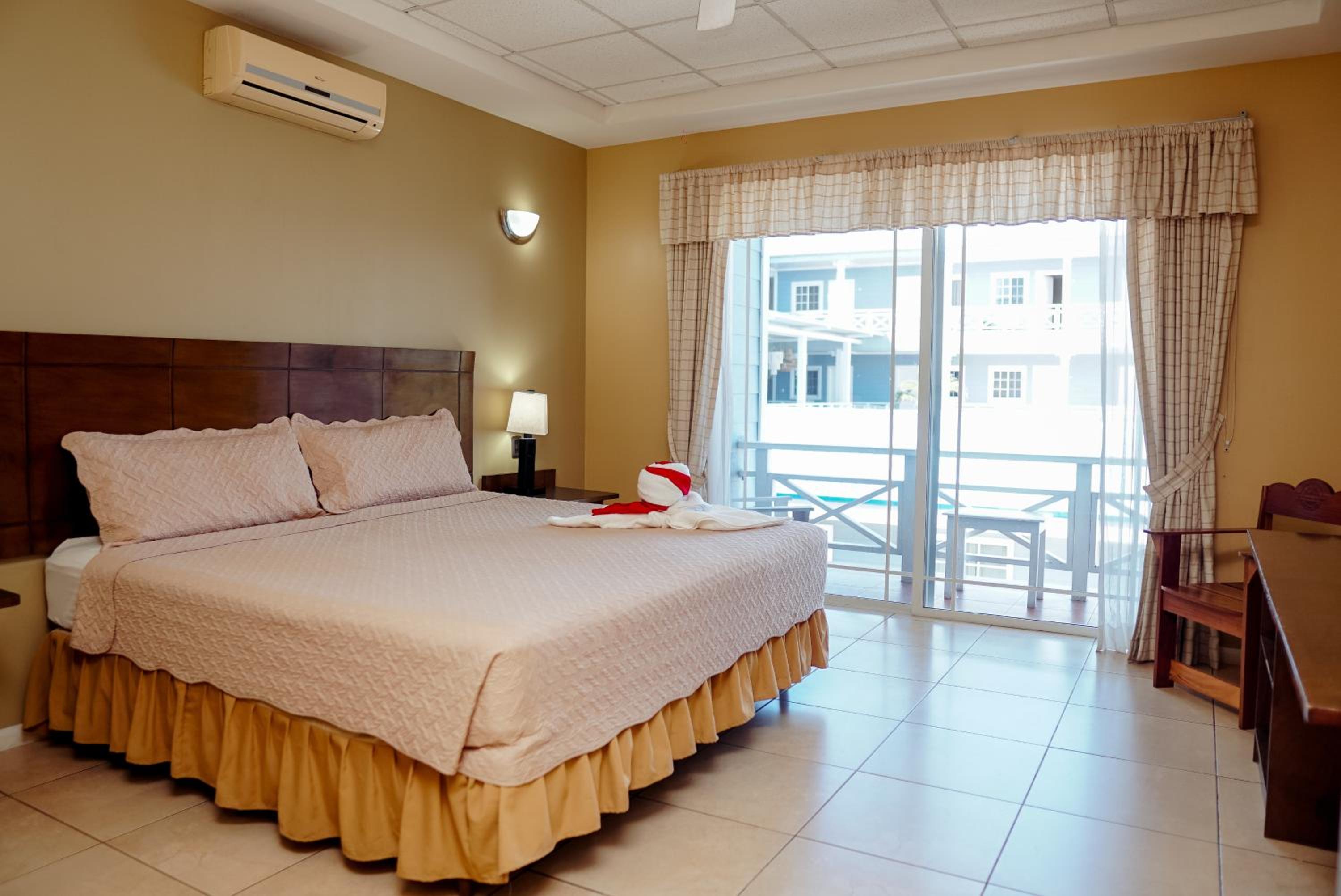 King Room with Balcony photo 2