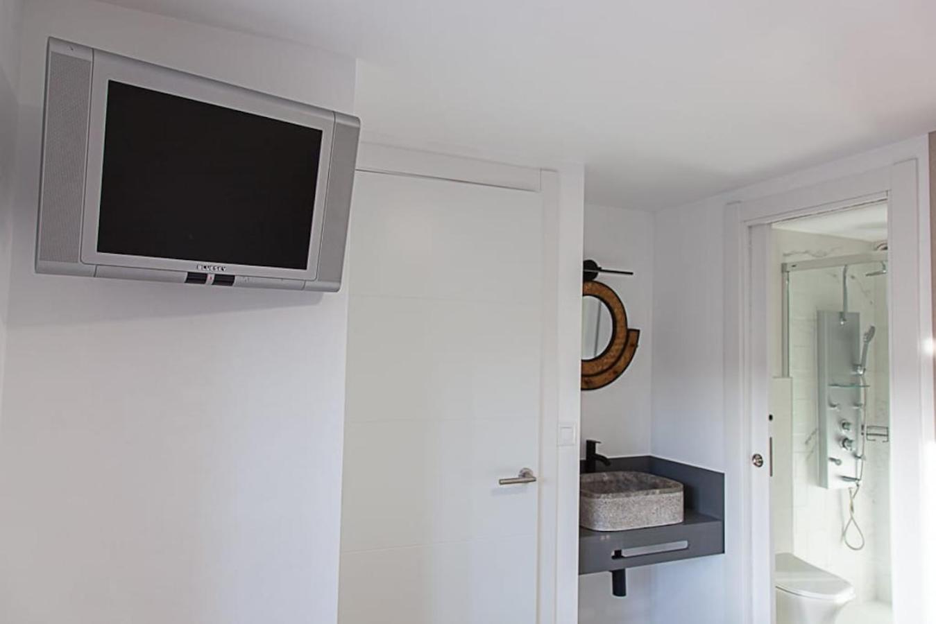 Two-Bedroom Apartment photo 2
