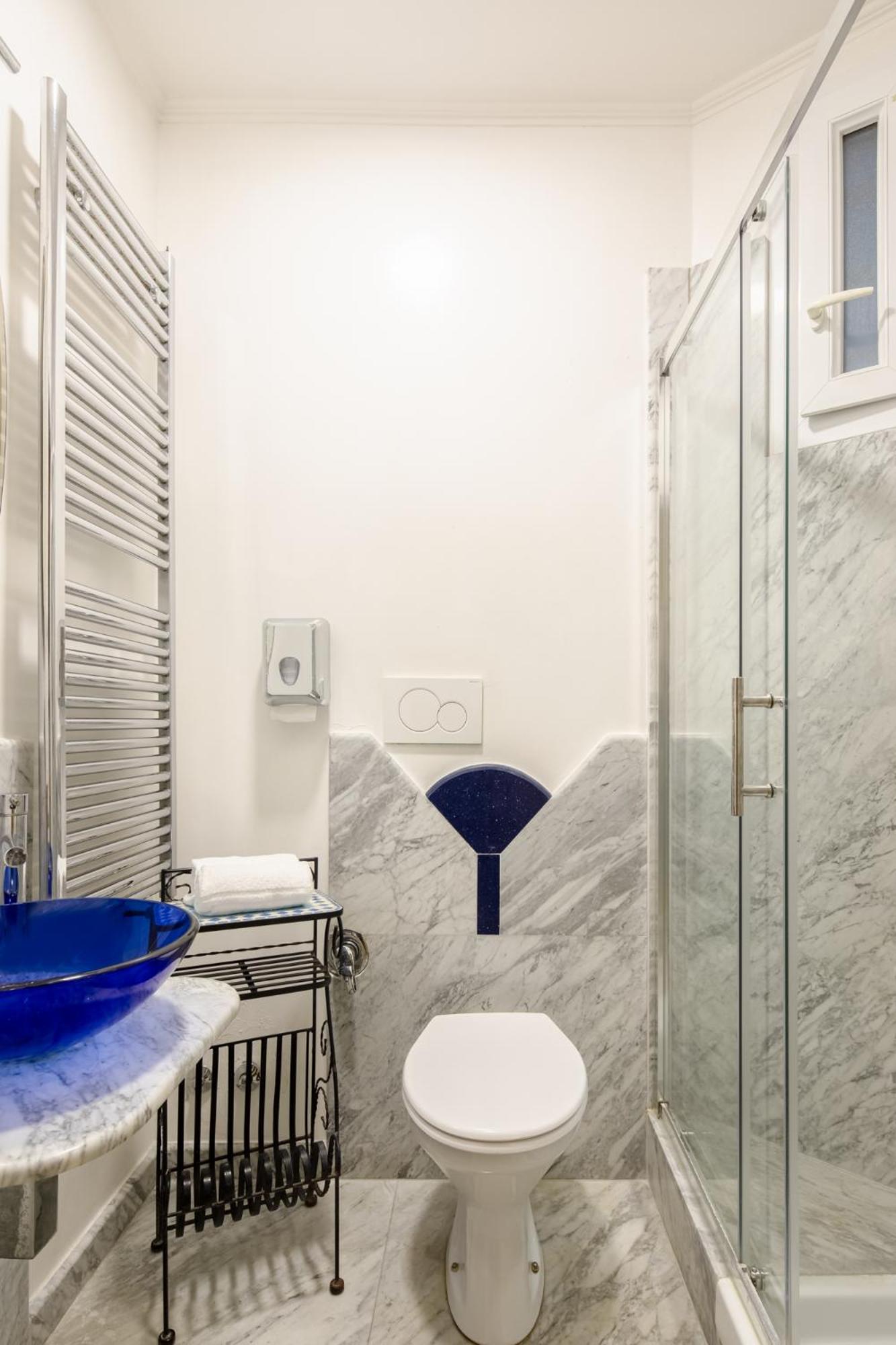 Double Room with Private External Bathroom photo 3