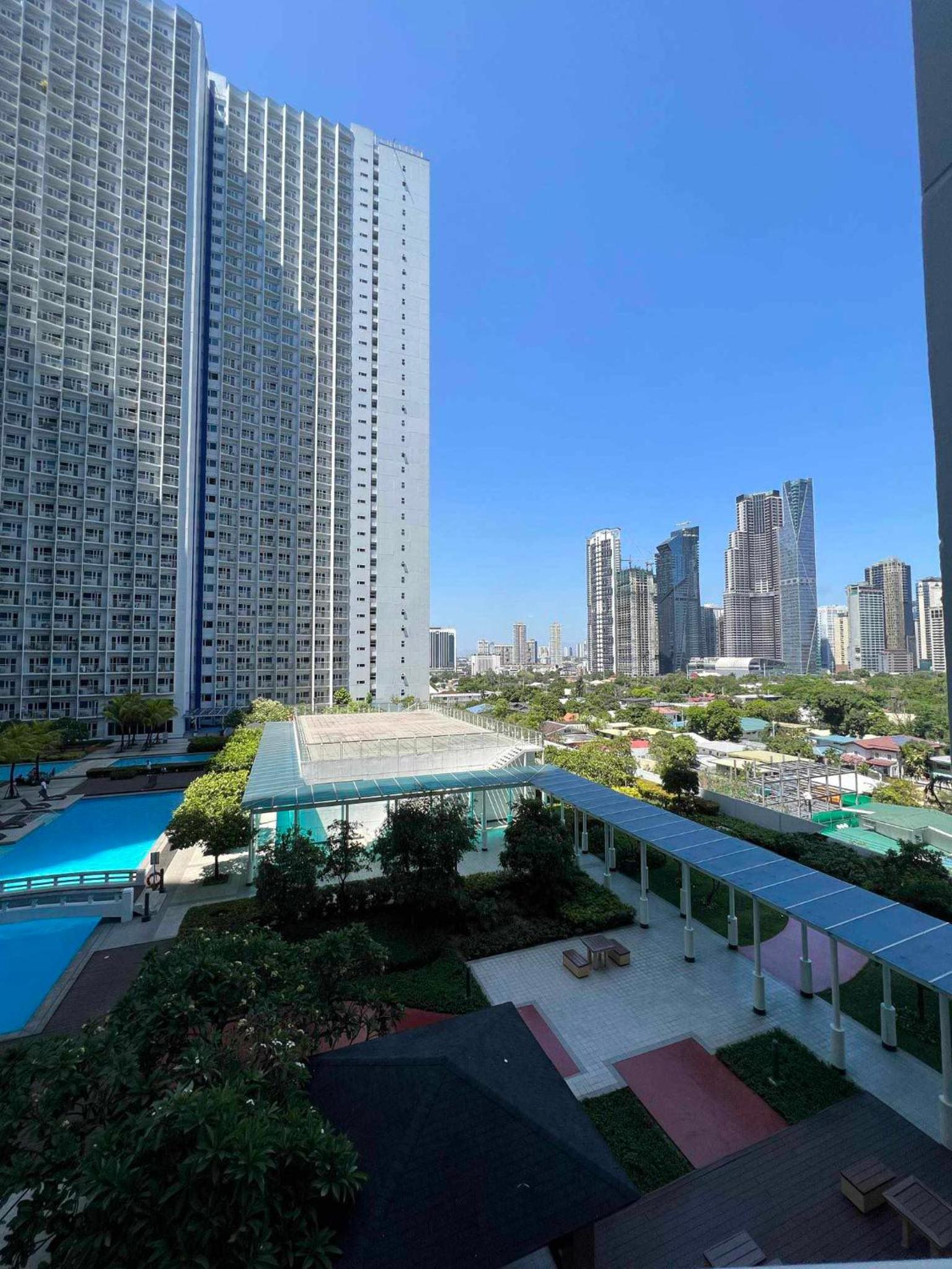 One-Bedroom Apartment With Pool View