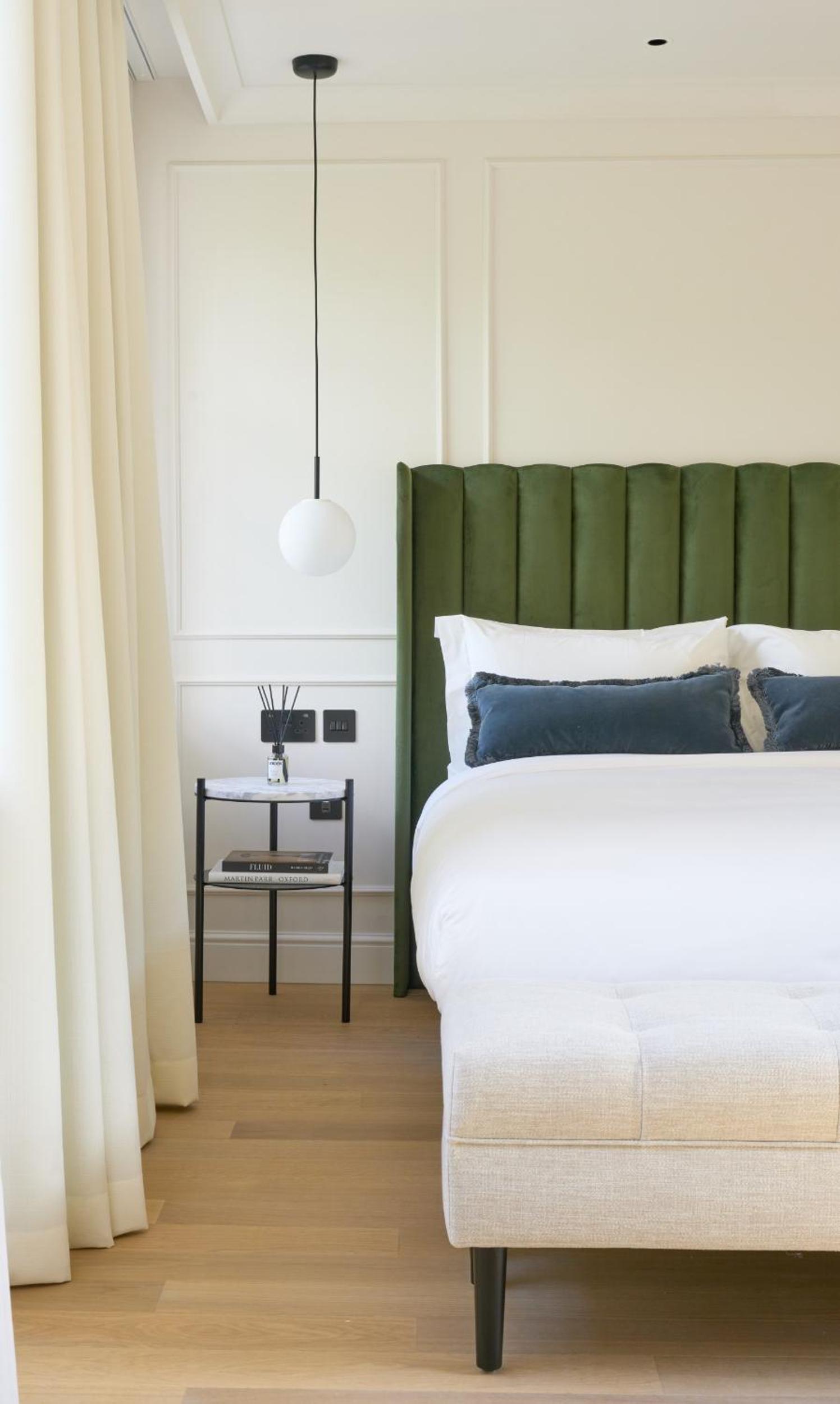 Standard King Room - Photo 2
