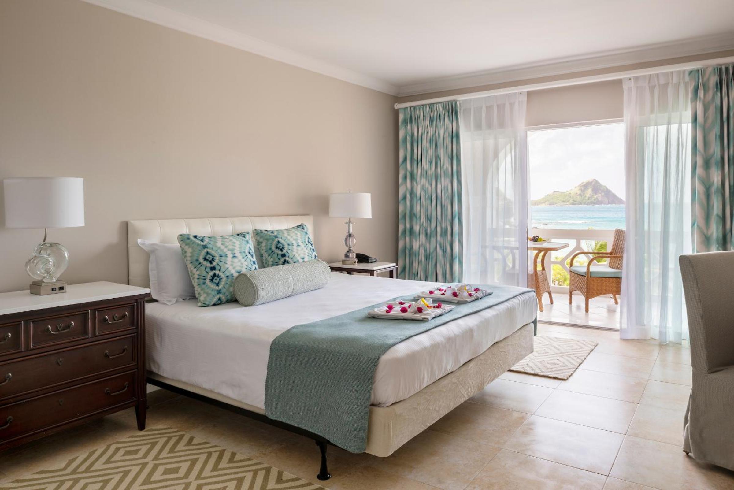 Deluxe Double Room with Sea View  and 1 hour daily spa treatment photo 1