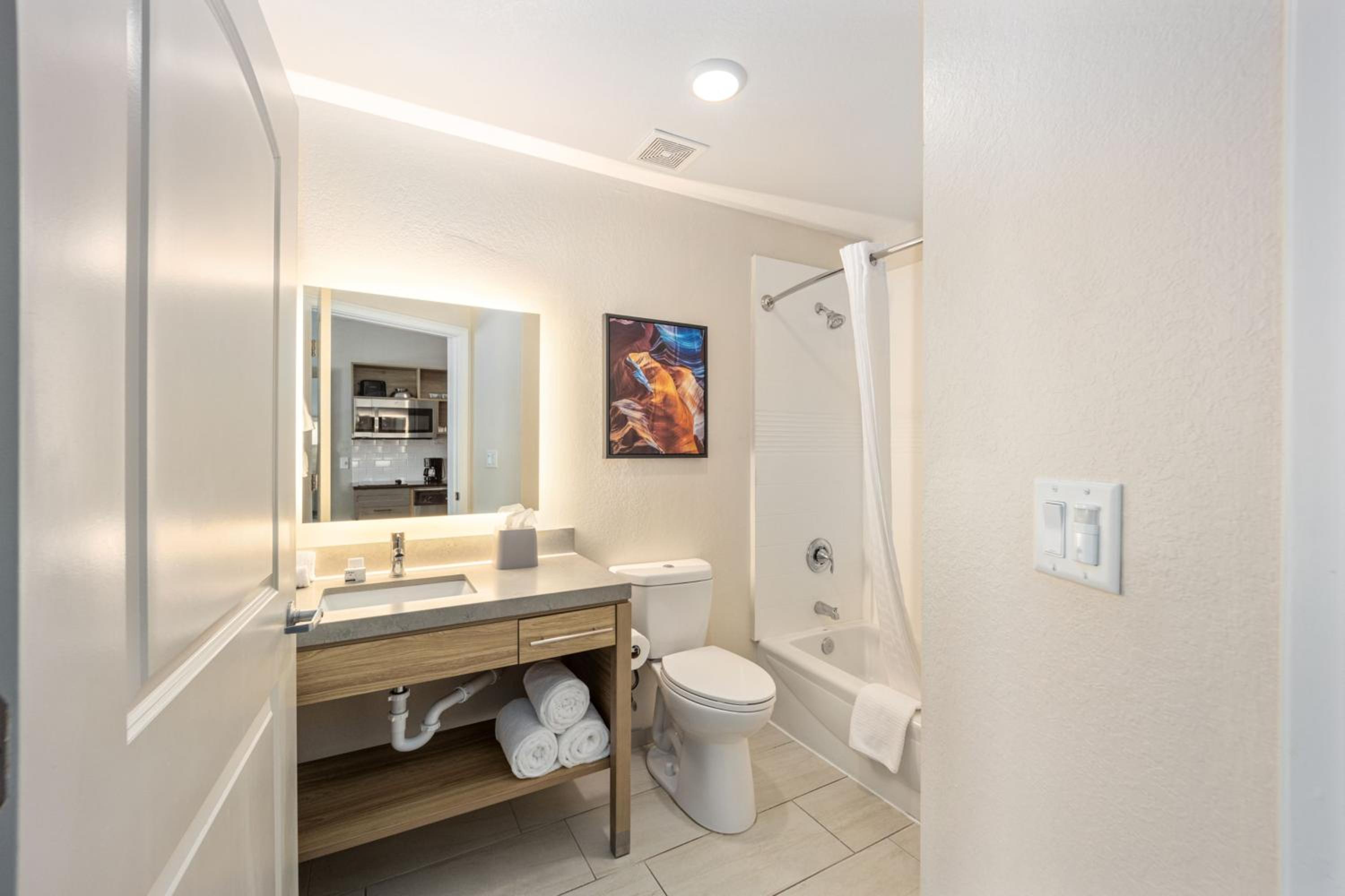 King Studio Suite - Photo 3