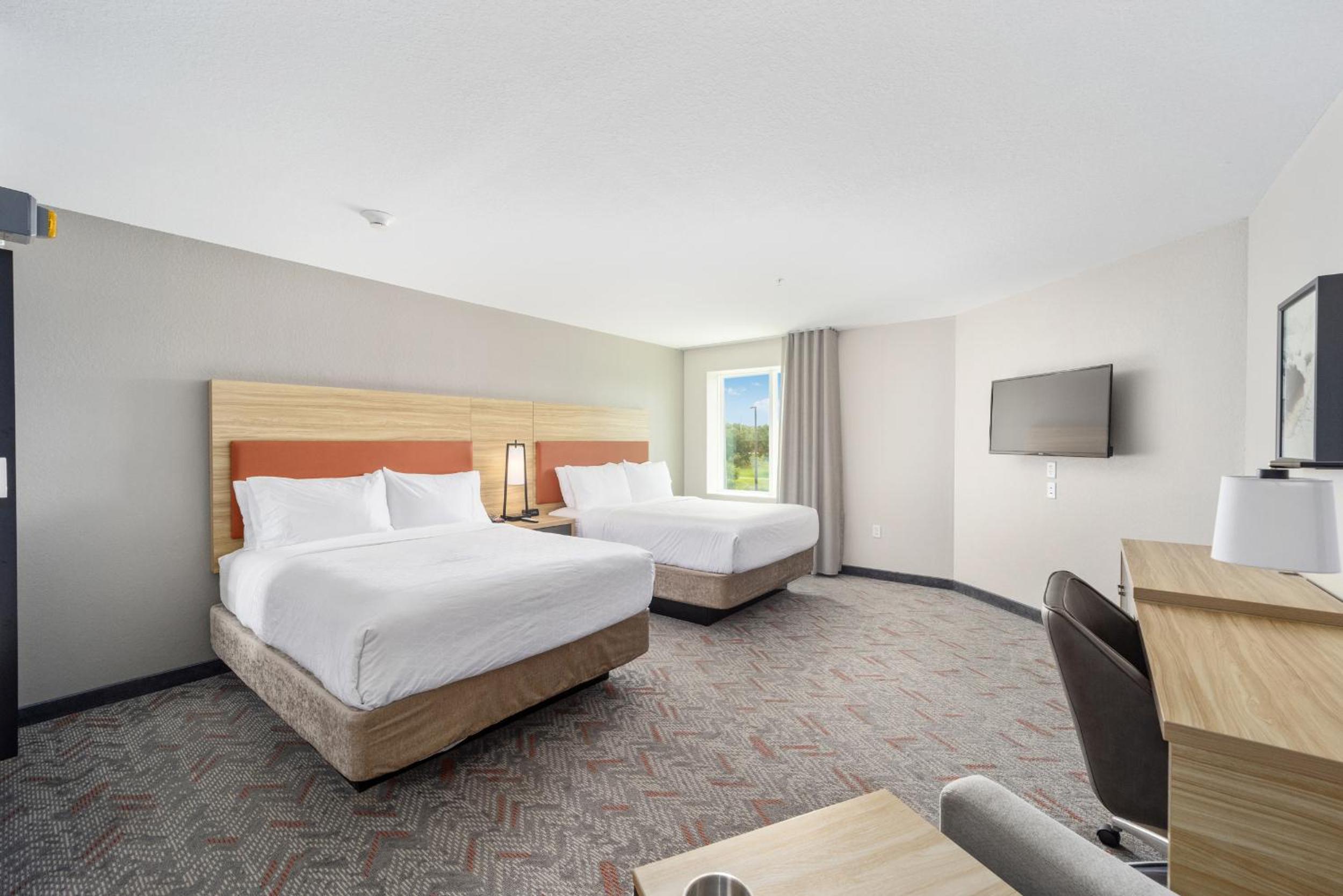 Studio Suite with Two Queen Beds - Photo 4