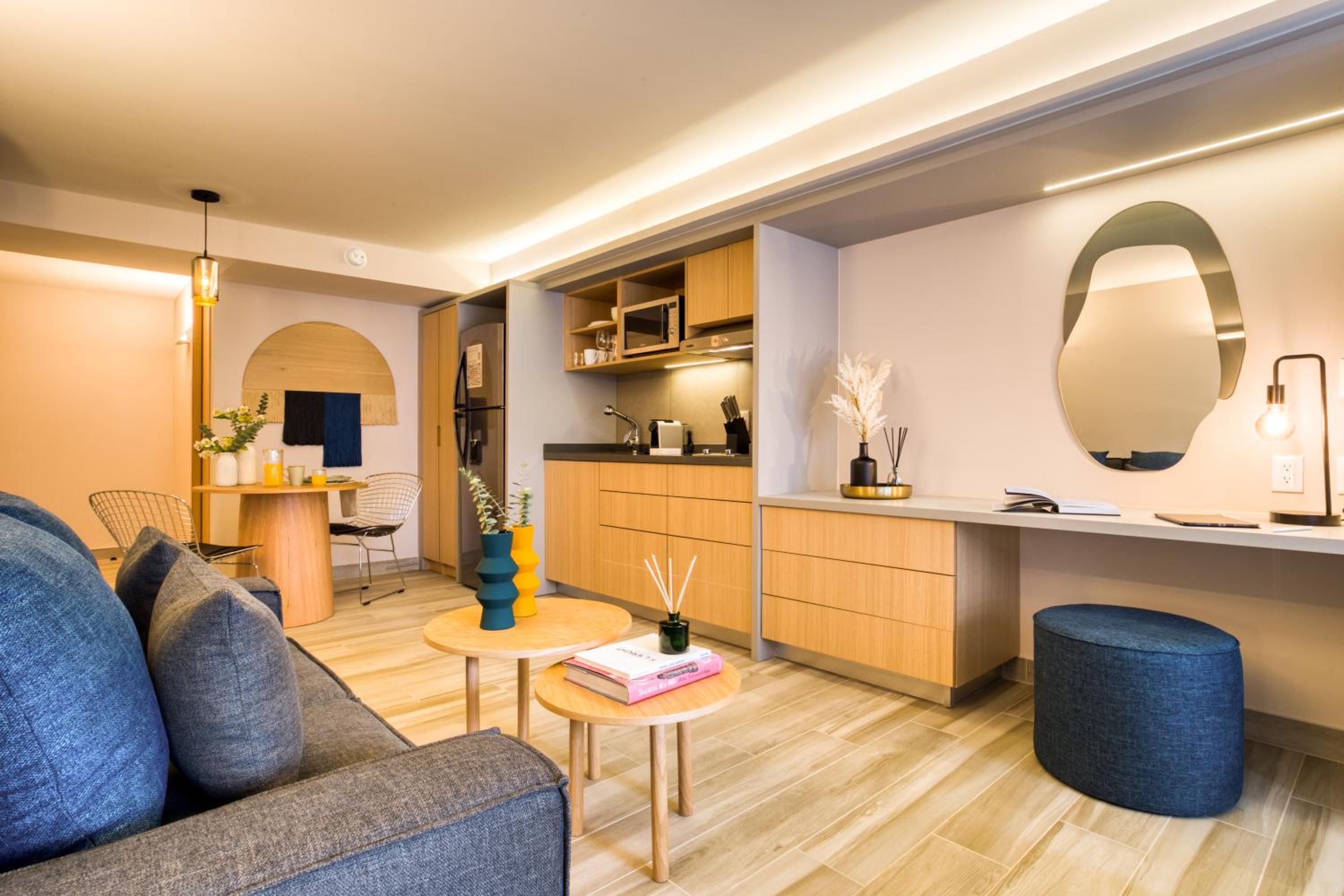 Deluxe Suite - Photo 2