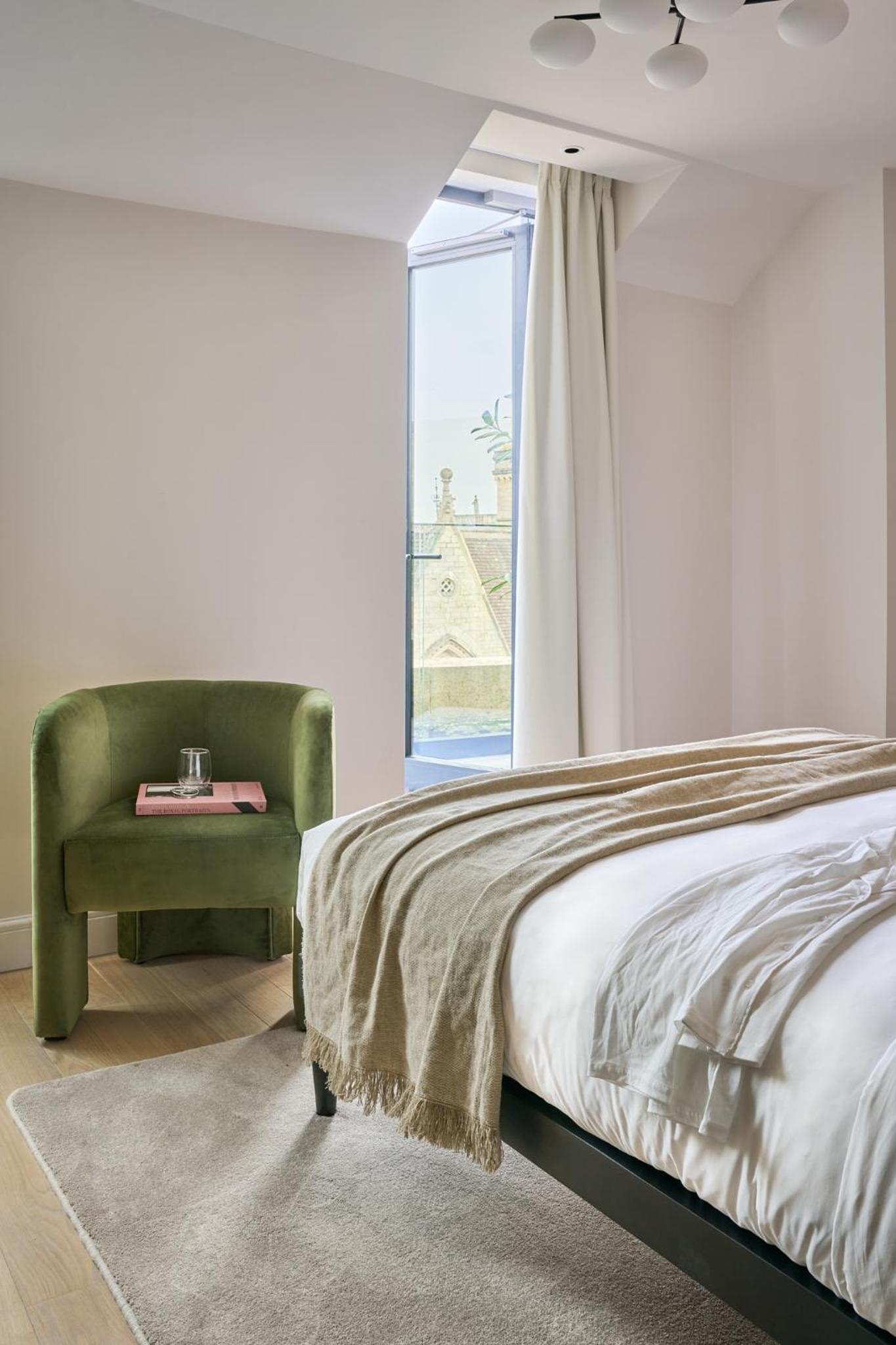 King Room with Balcony photo 2