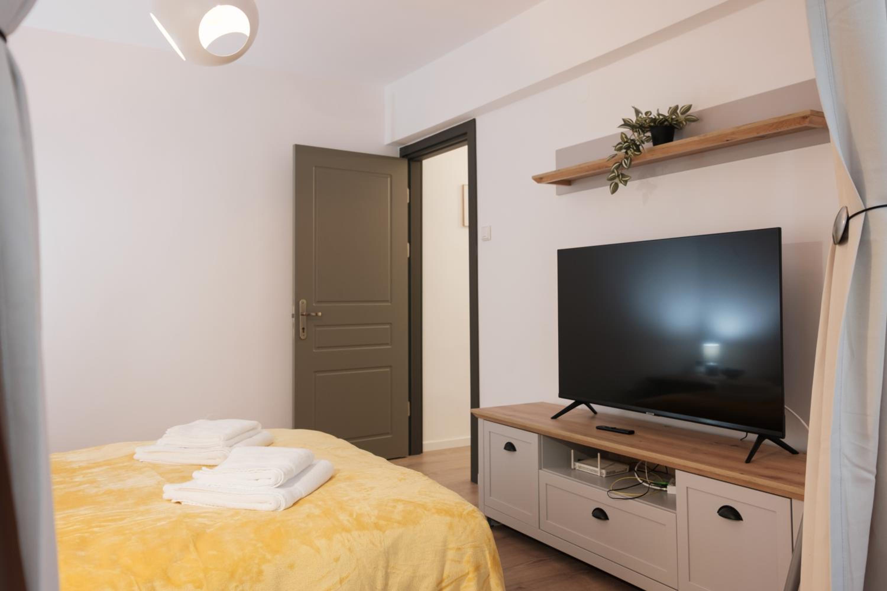 Apartment - Ground Floor photo 2