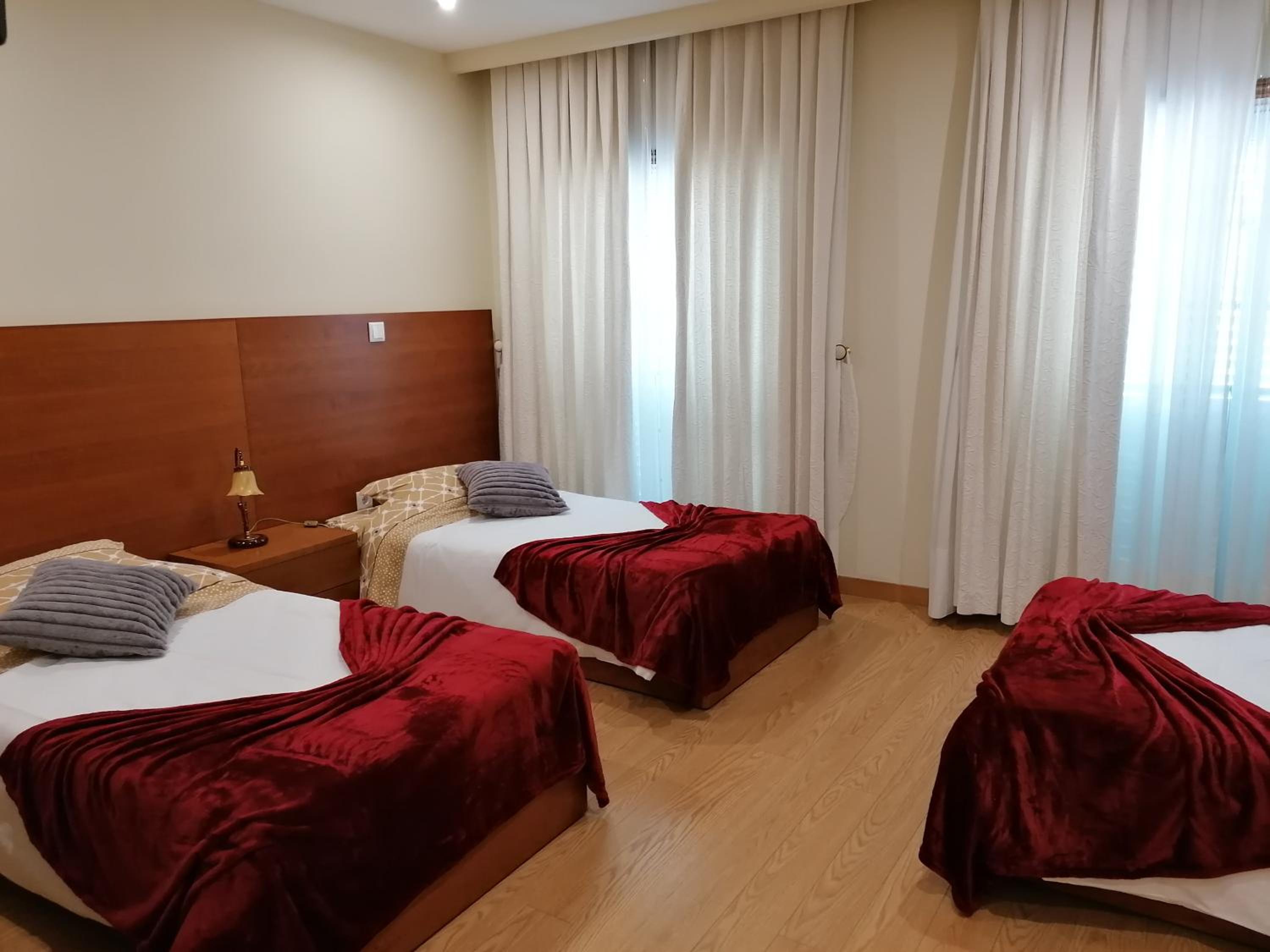 Triple Room with Private Bathroom - Photo 6