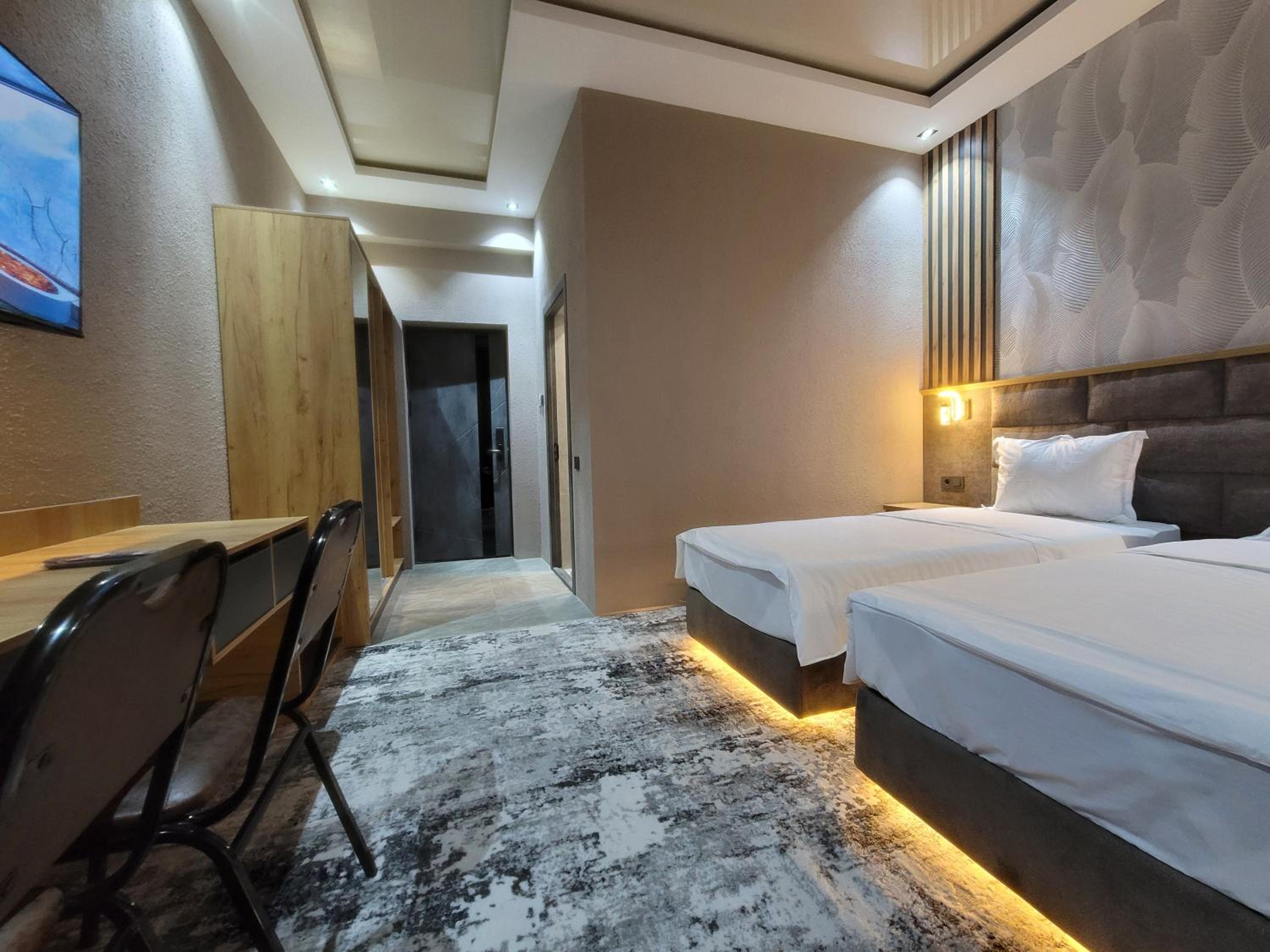 Twin Room - Photo 17