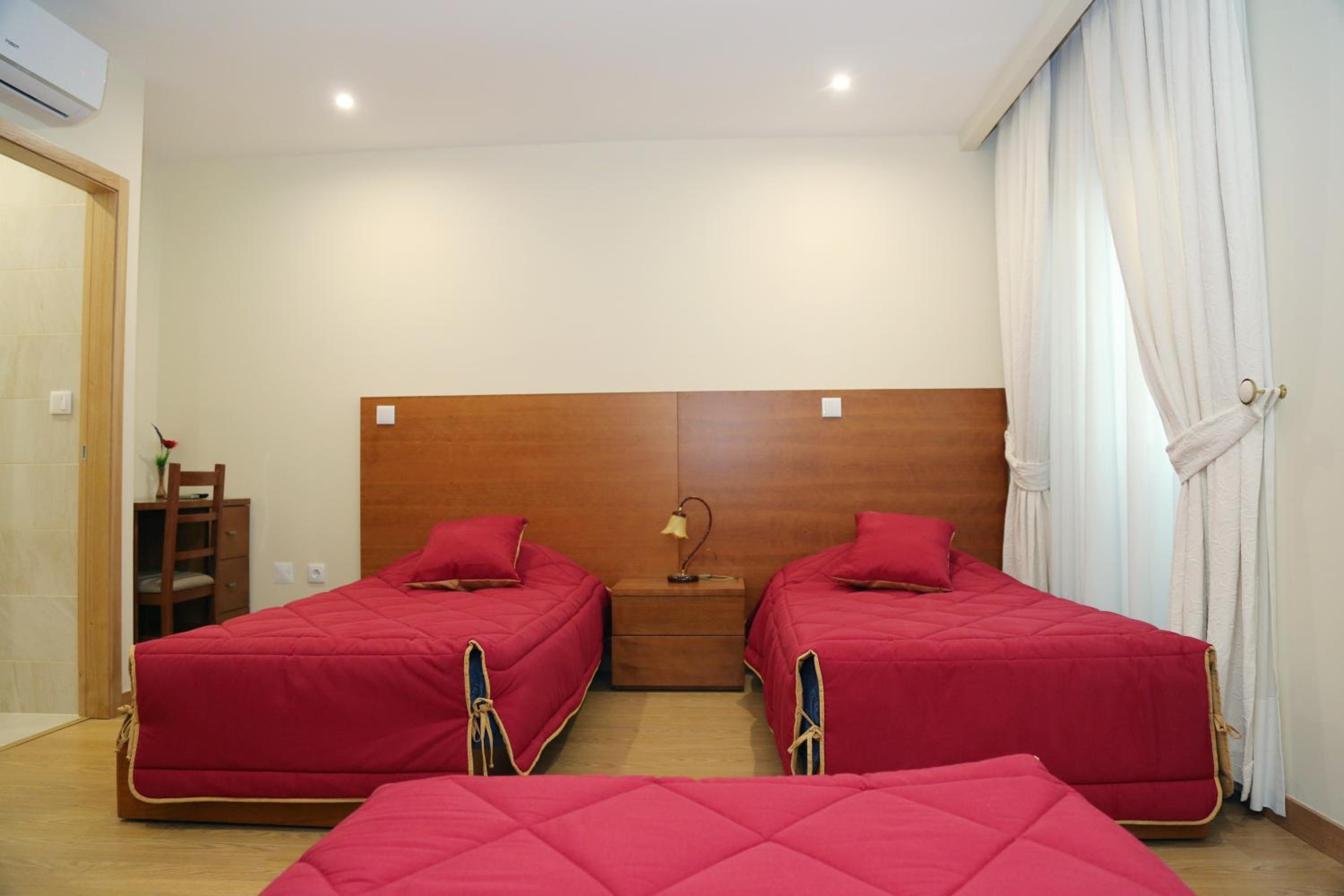 Triple Room with Private Bathroom - Photo 7