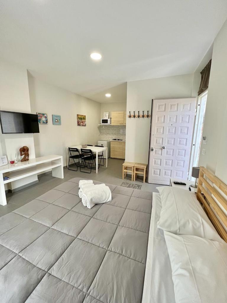 Family Studio - Photo 1