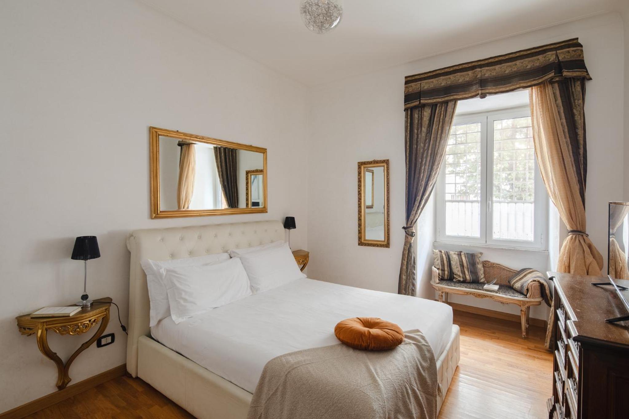 Double Room with Private External Bathroom