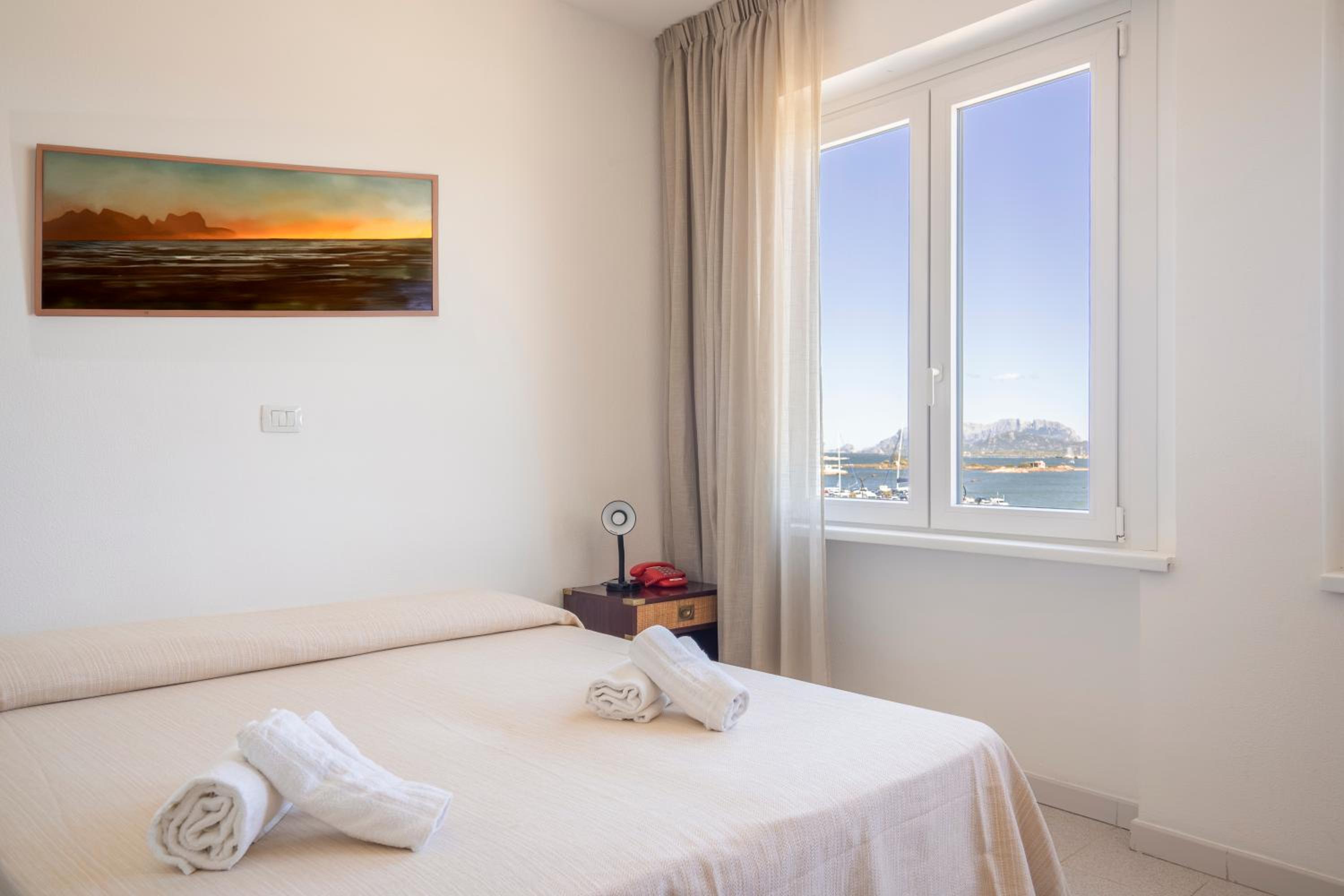 Double or Twin Room with Sea View - Photo 1