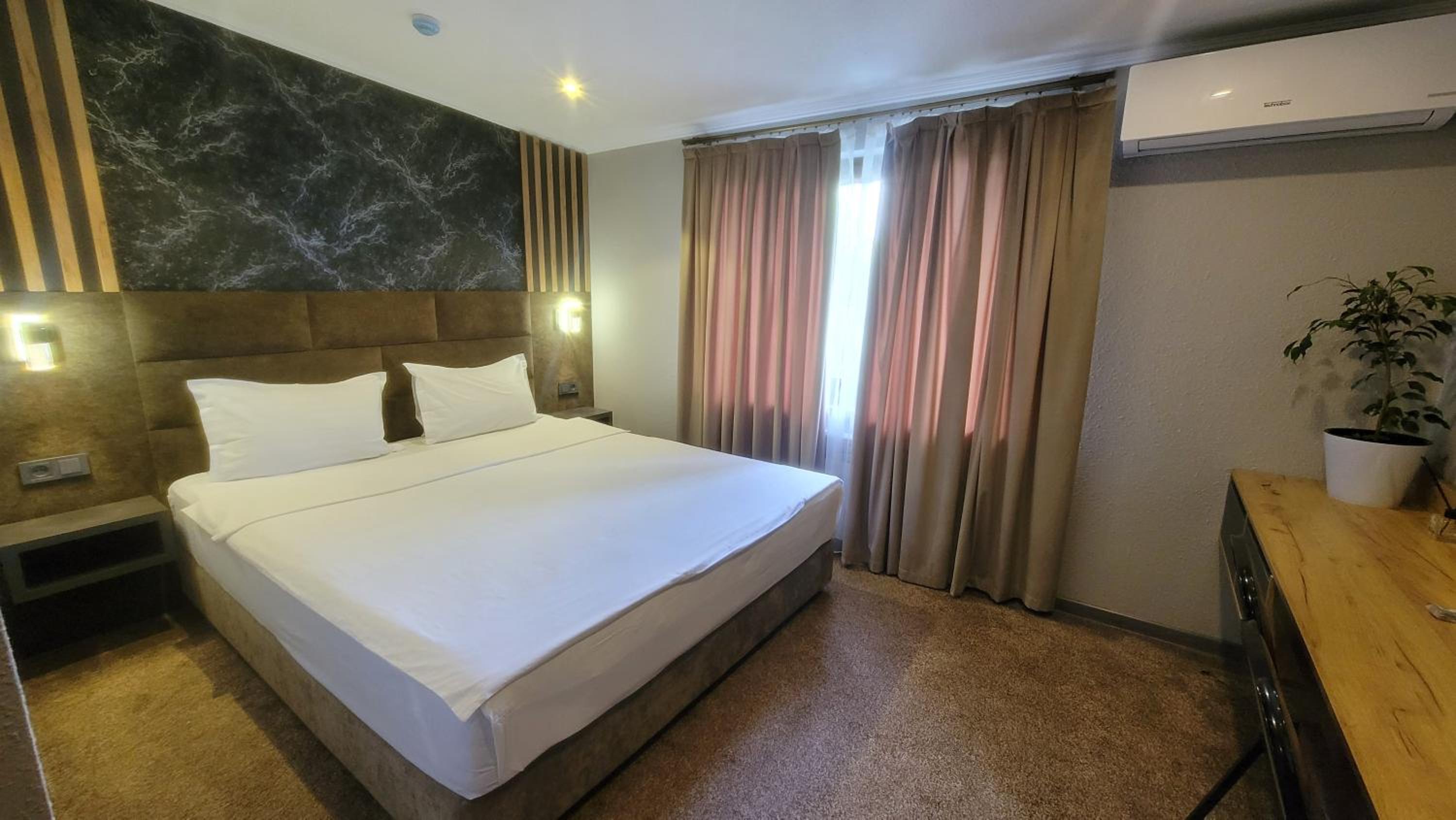 Twin Room - Photo 13
