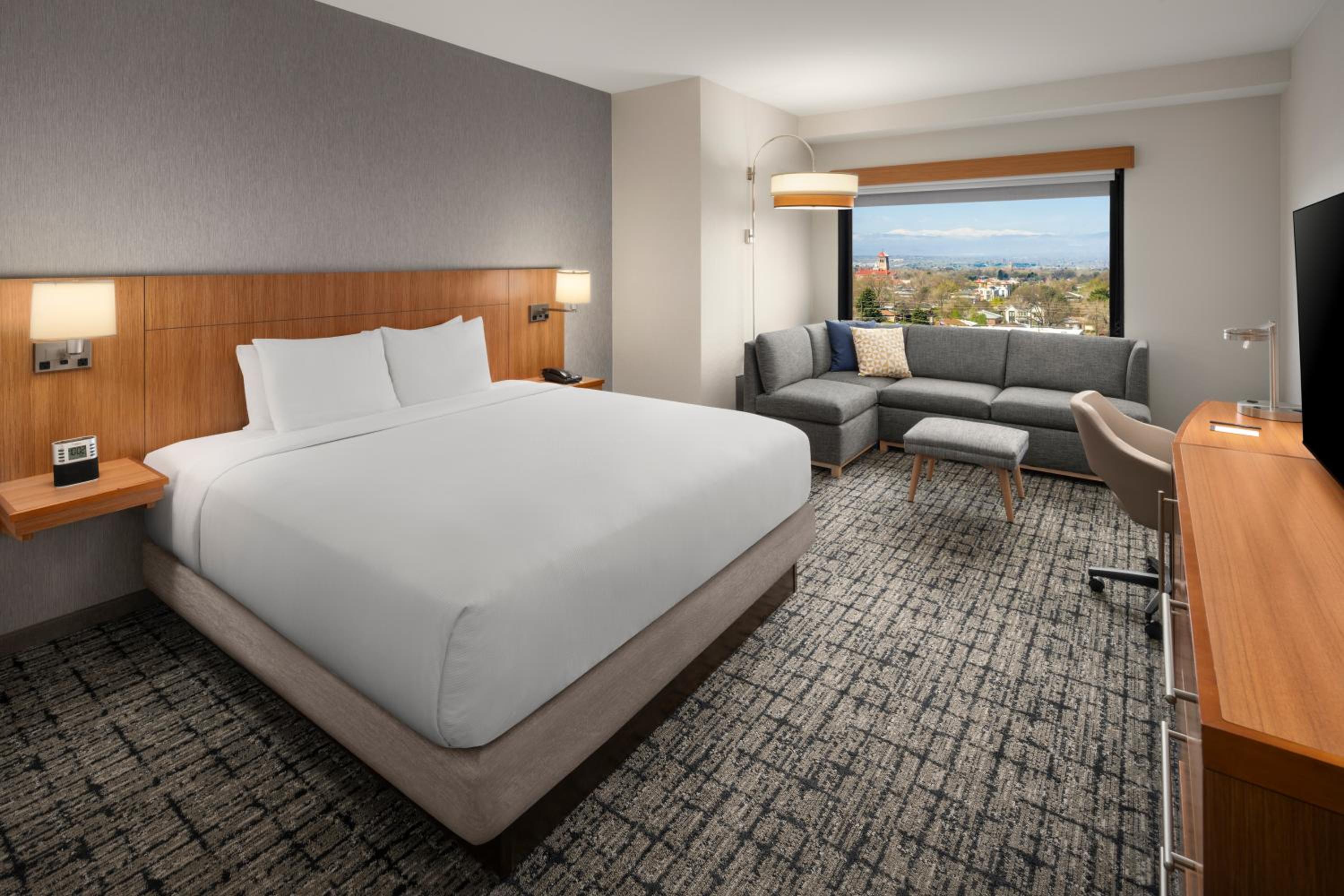 King Room with Sofa Bed and Mountain View - Photo 2