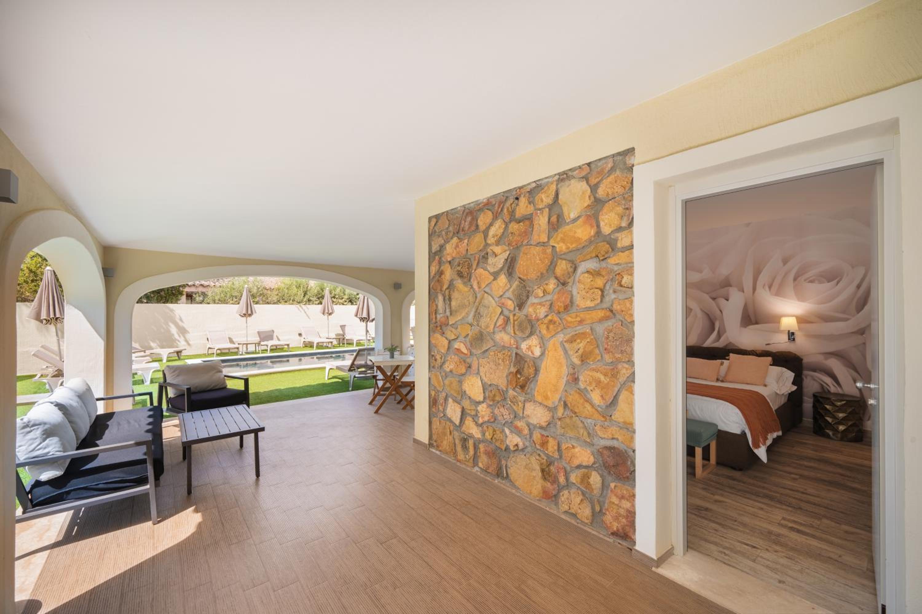 Deluxe Double Room with Balcony or Terrace photo 2