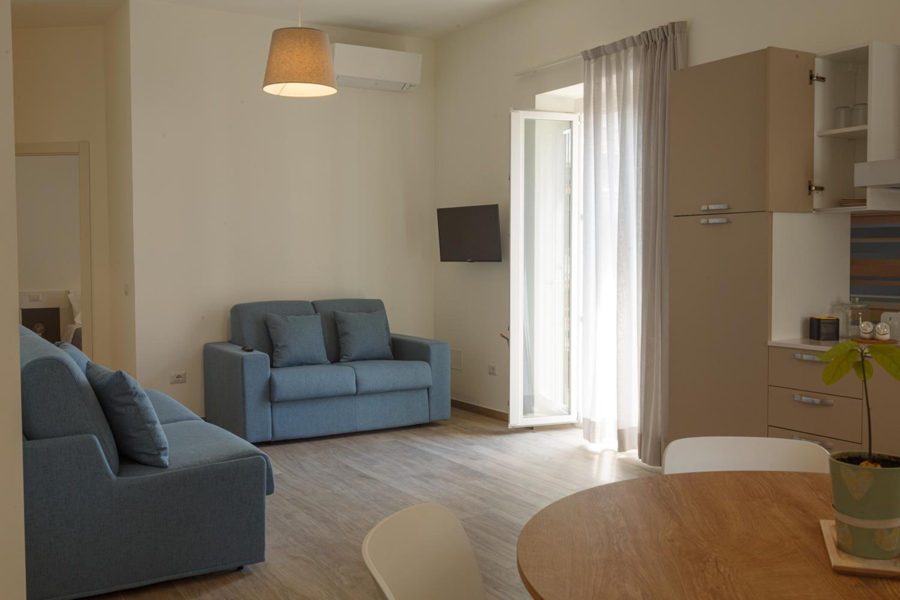 One-Bedroom Apartment with Balcony photo 1