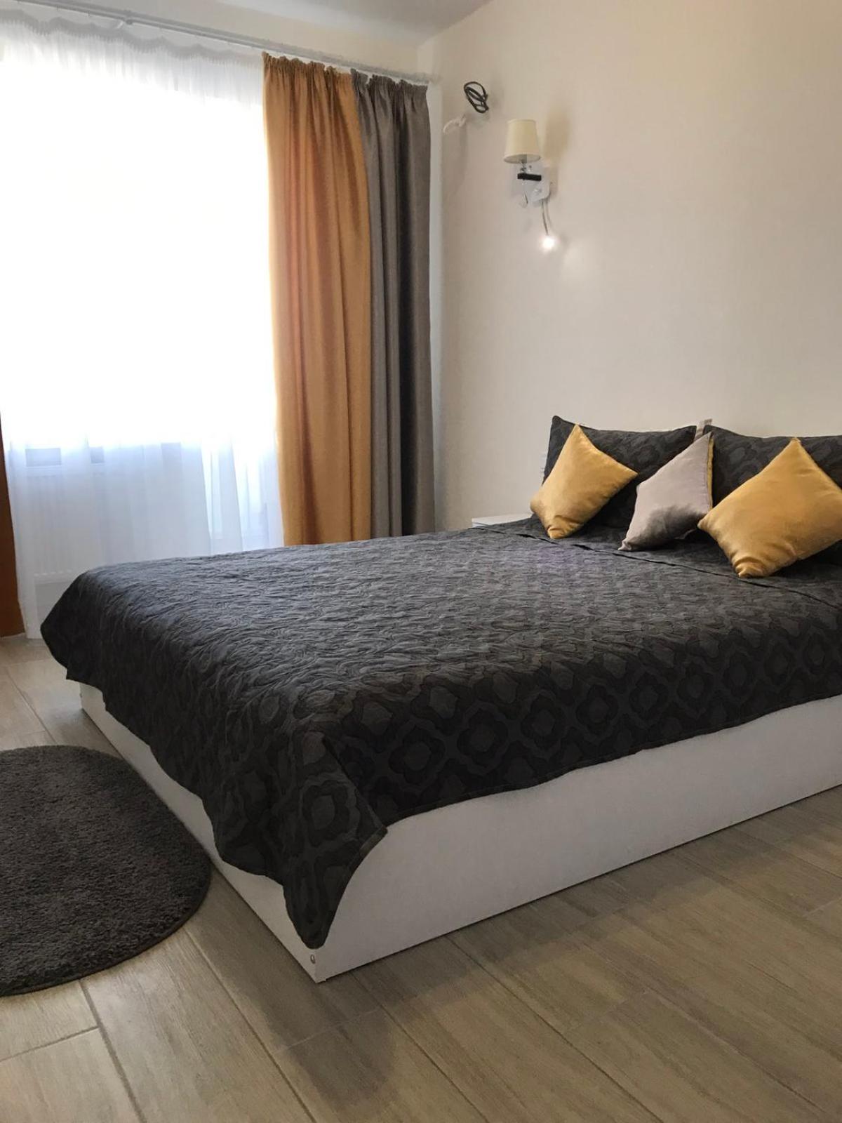 One-Bedroom Apartment with Balcony and City View photo 1