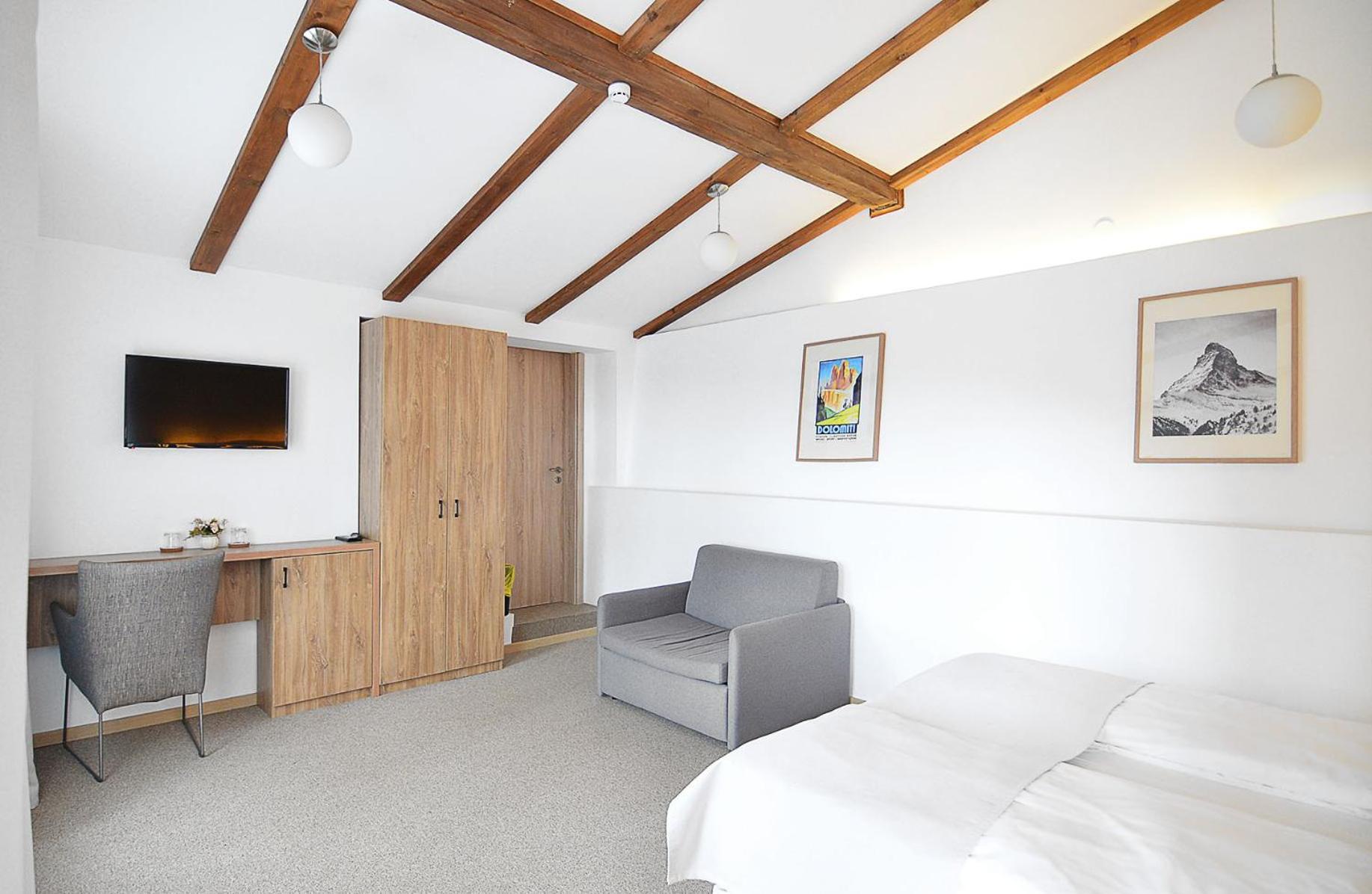 Two-Bedroom Chalet - Photo 4