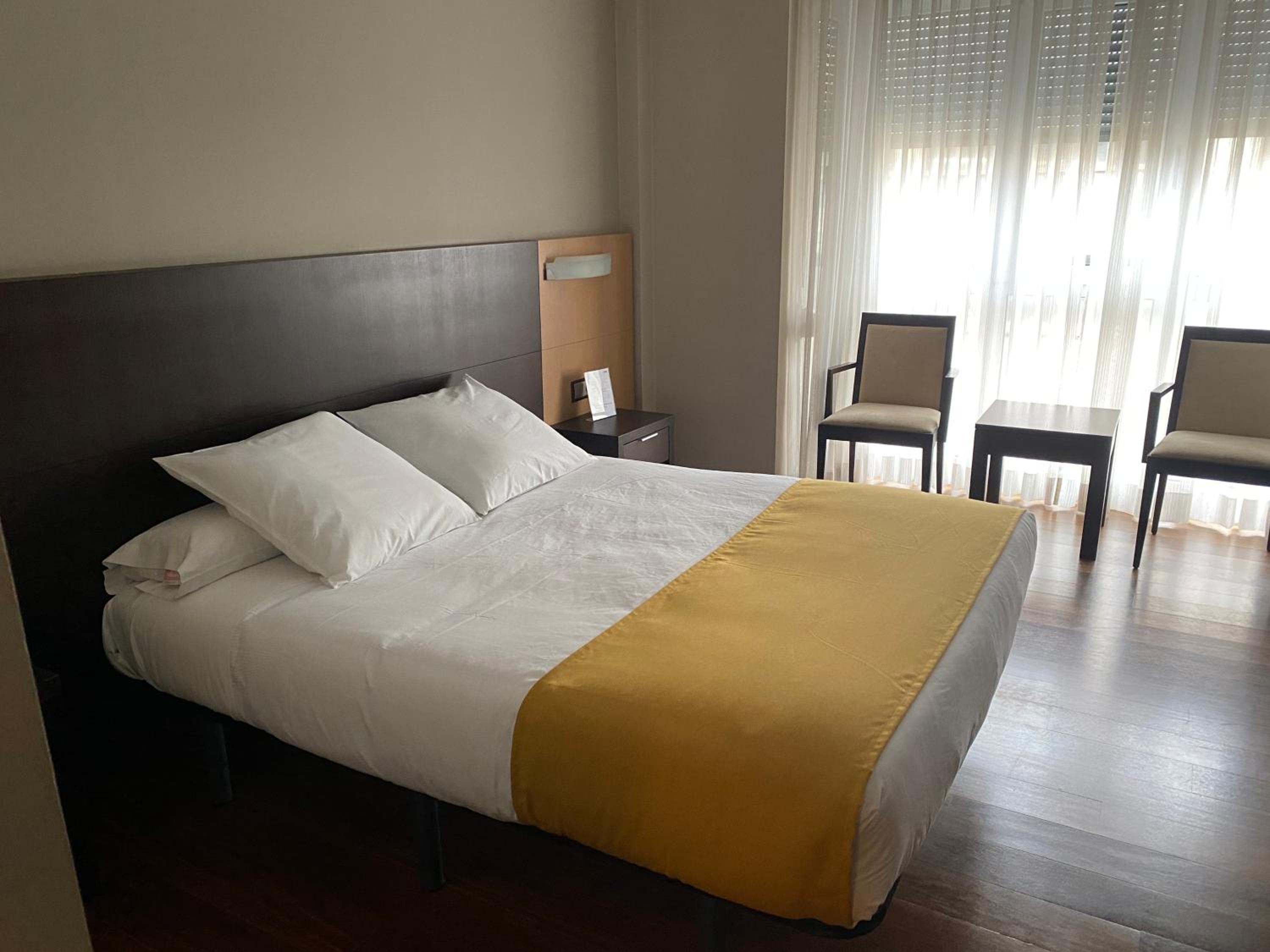 Double or Twin Room photo 3