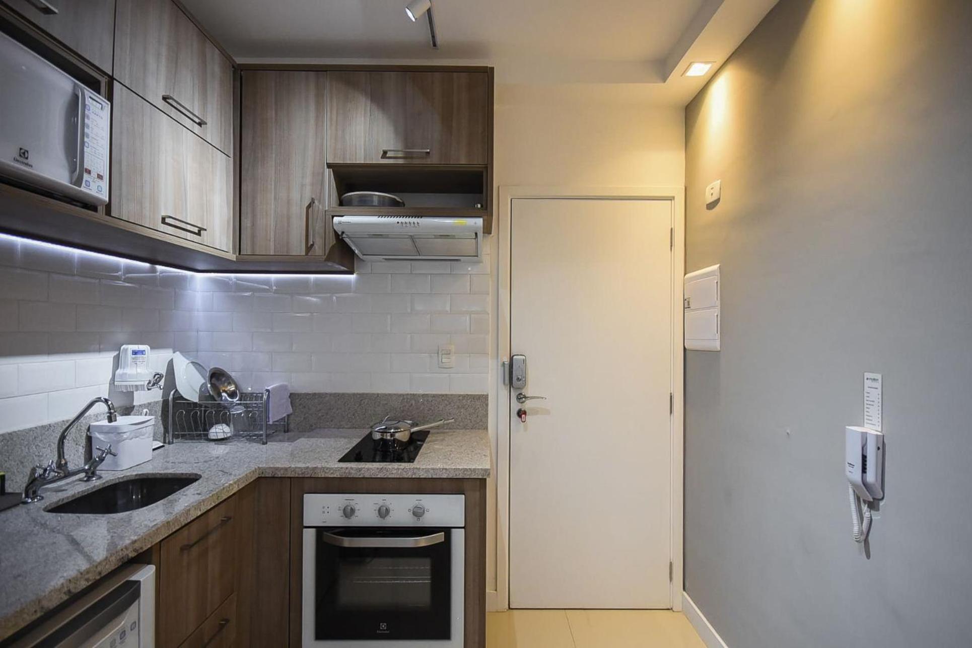 Apartment with View - Photo 12