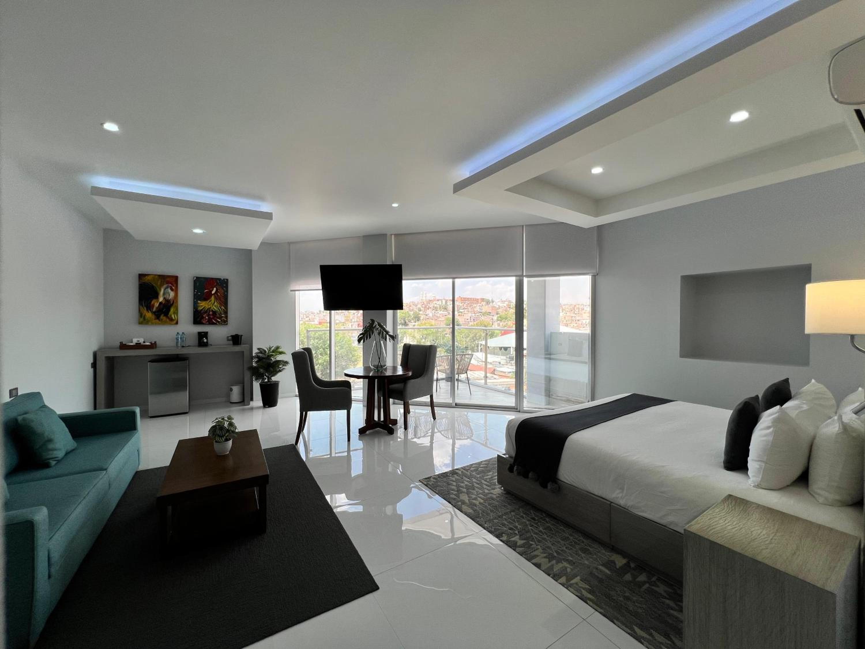 Deluxe Suite