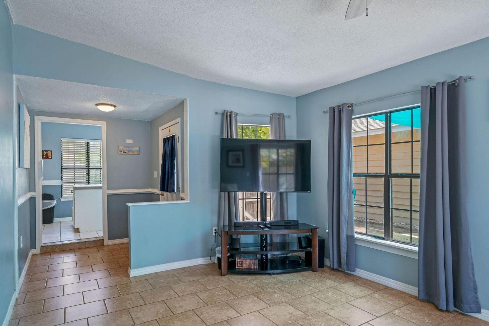 Three-Bedroom Vacation Home  photo 2