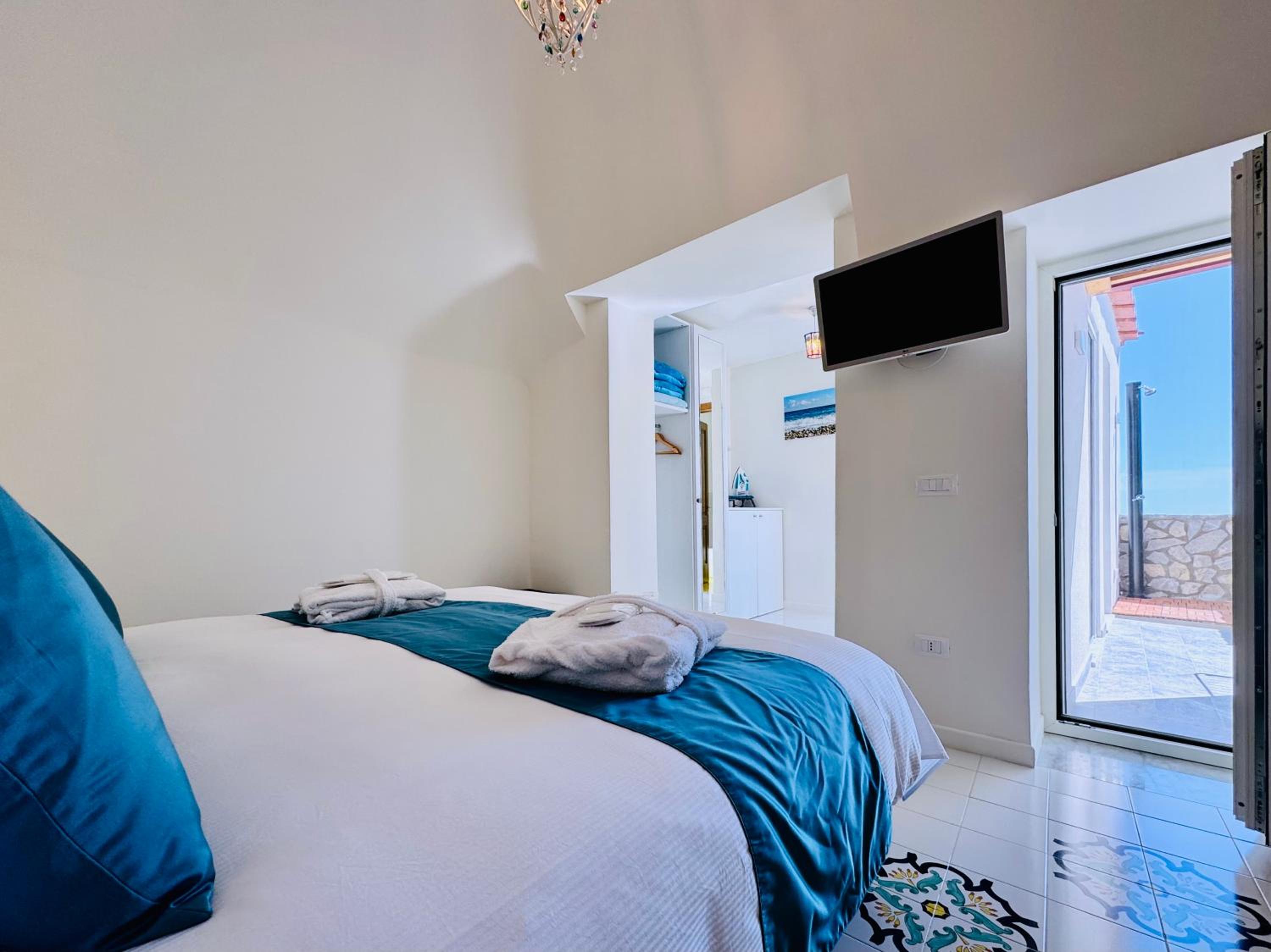 One-Bedroom House photo 1