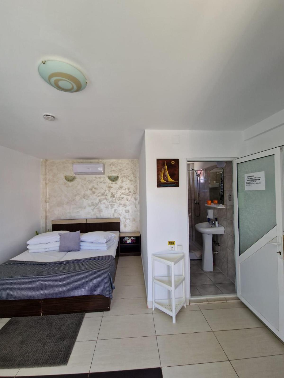 Double or Twin Room photo 1