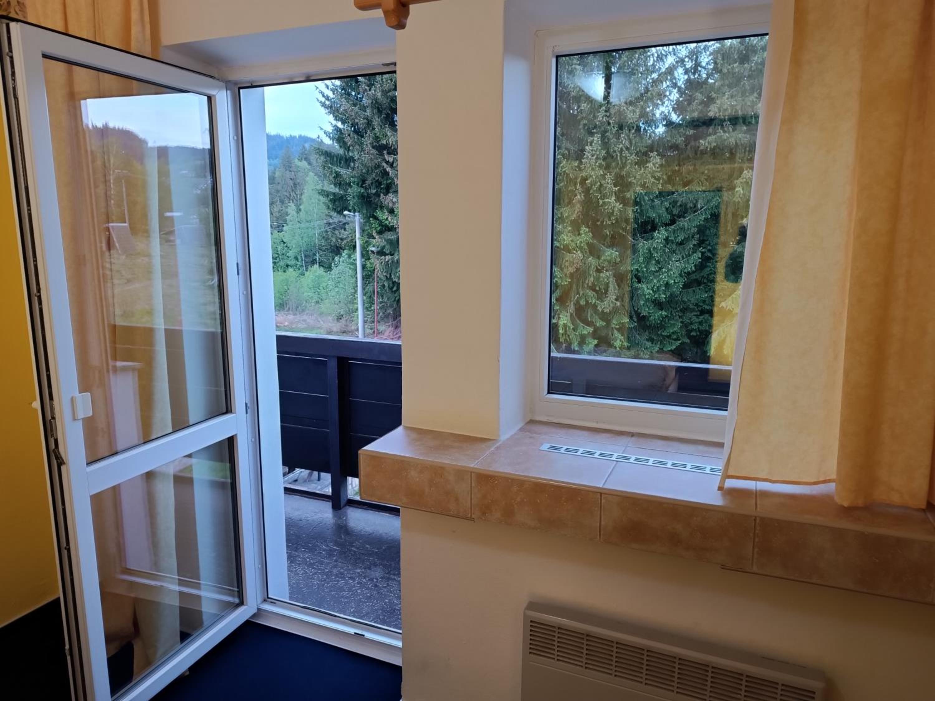 Two-Bedroom Deluxe Apartment with Balcony