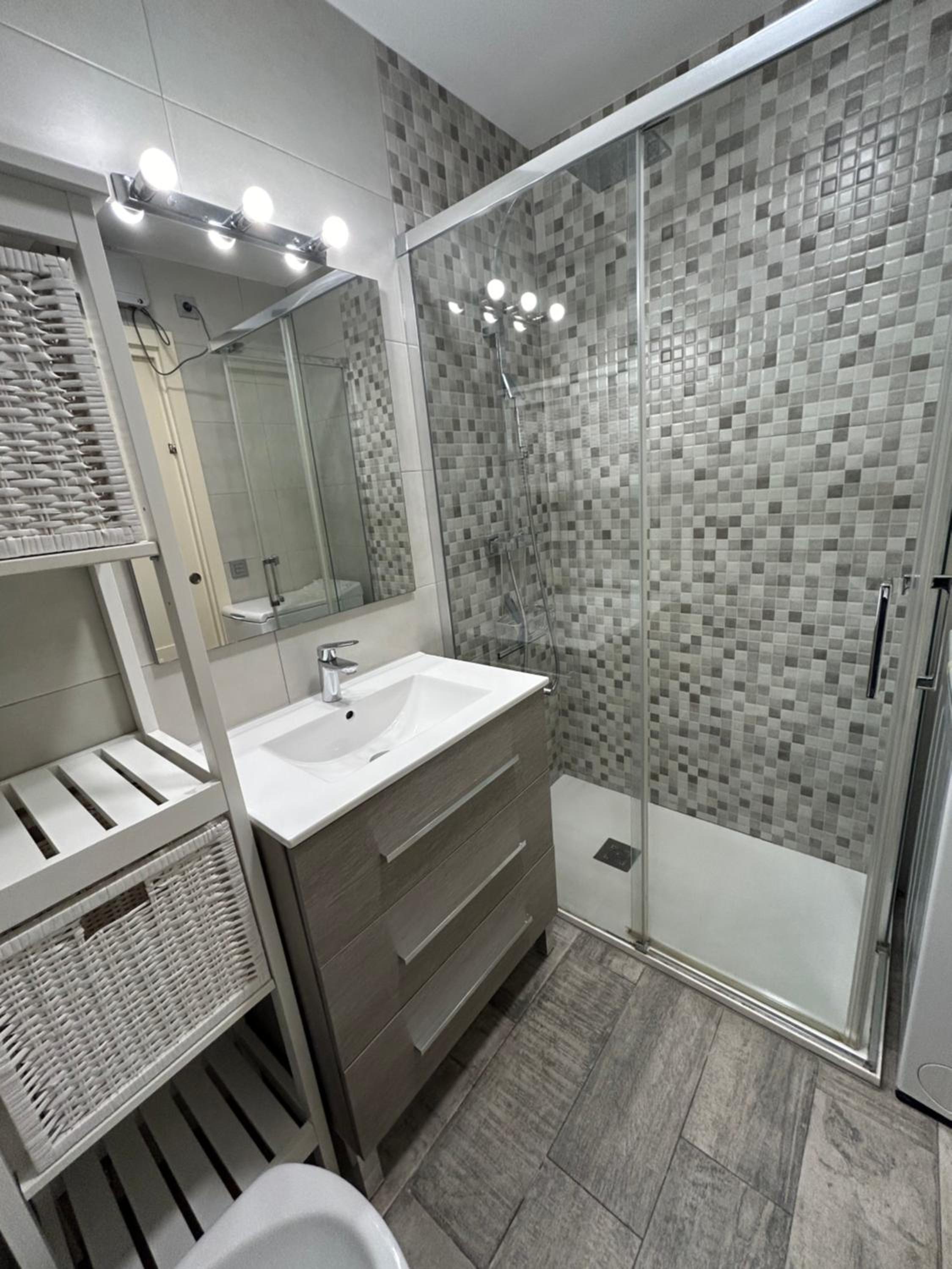 Three-Bedroom Apartment photo 2