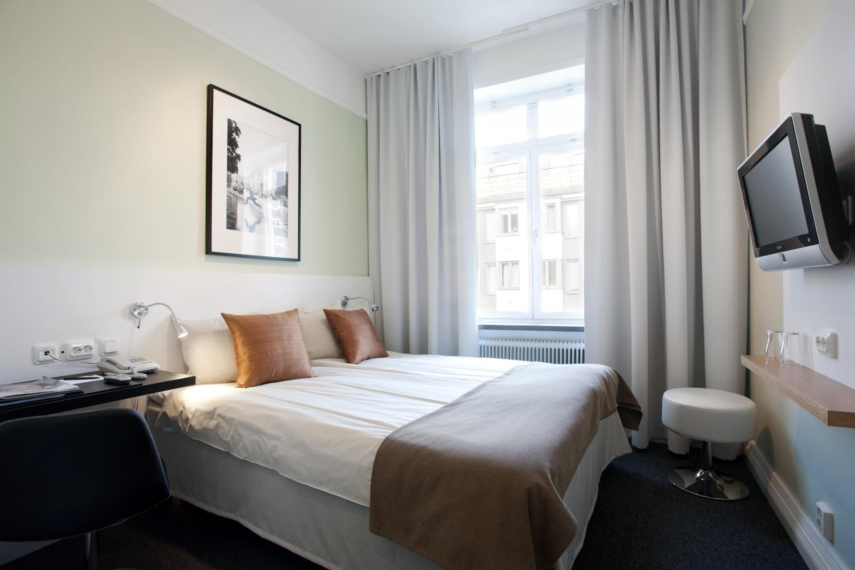 Standard Twin Room - Photo 1