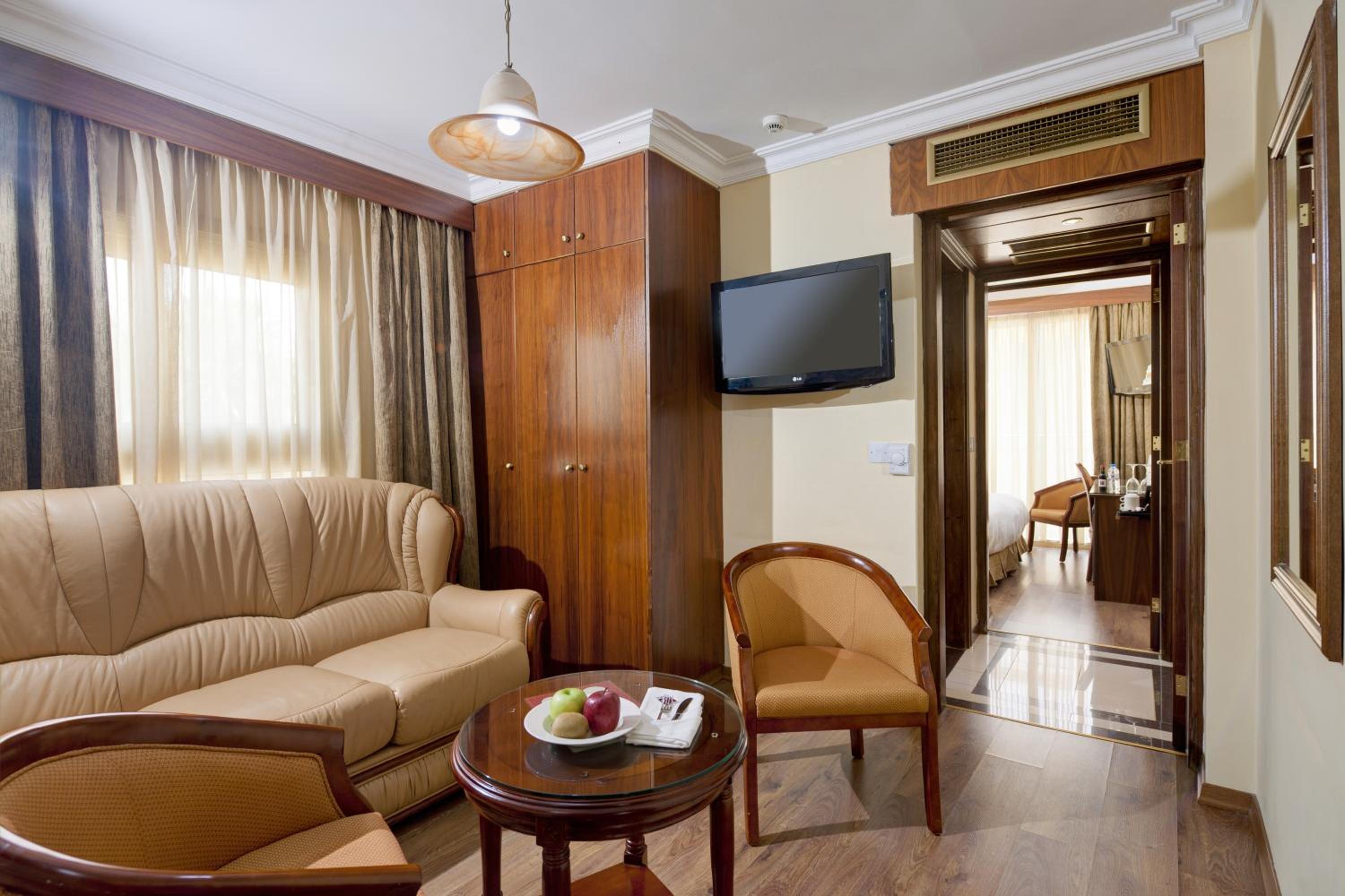 Family Room (2 Adults + 2 Children) photo 2