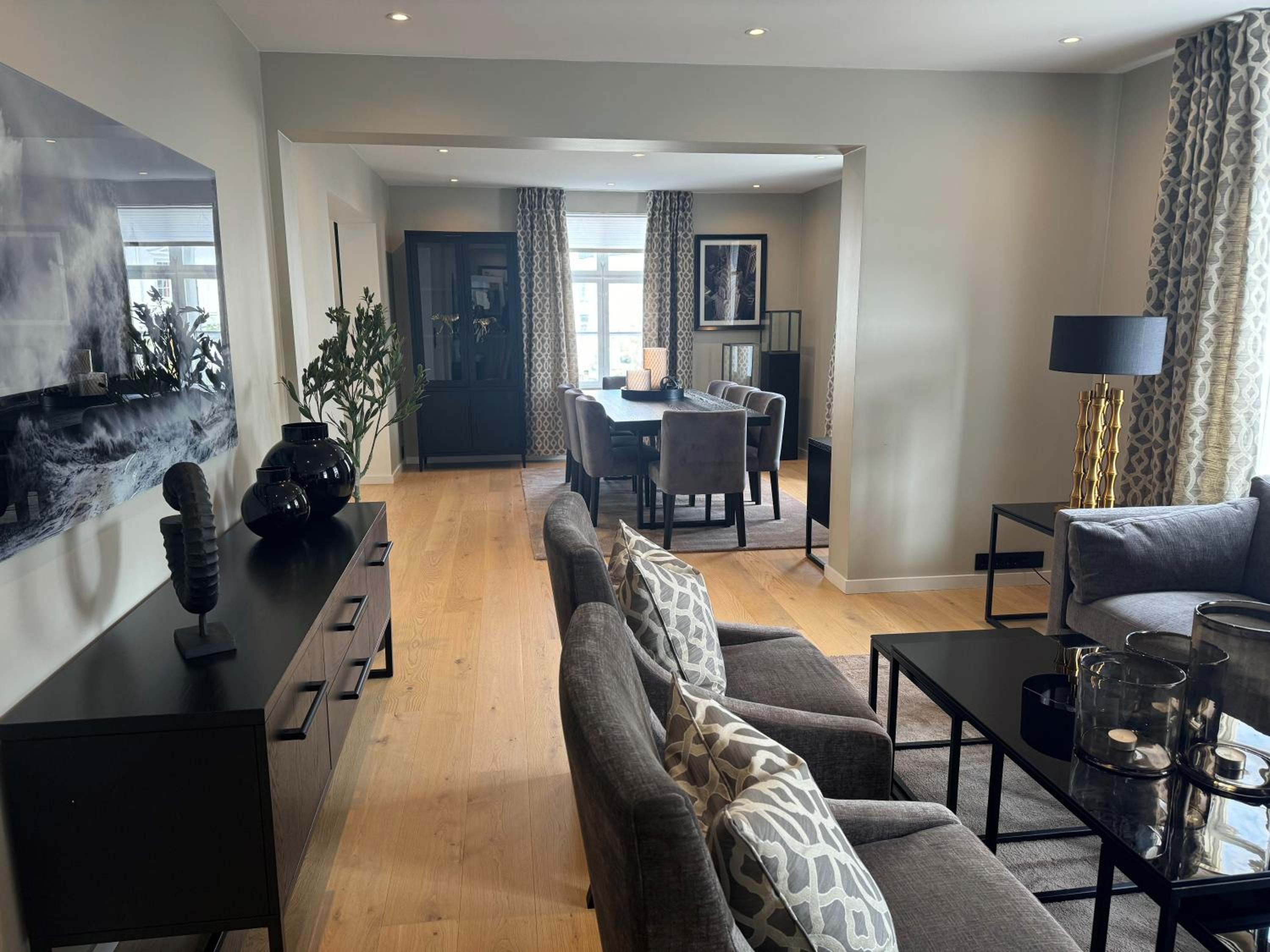Two-Bedroom Deluxe Apartment - Photo 8