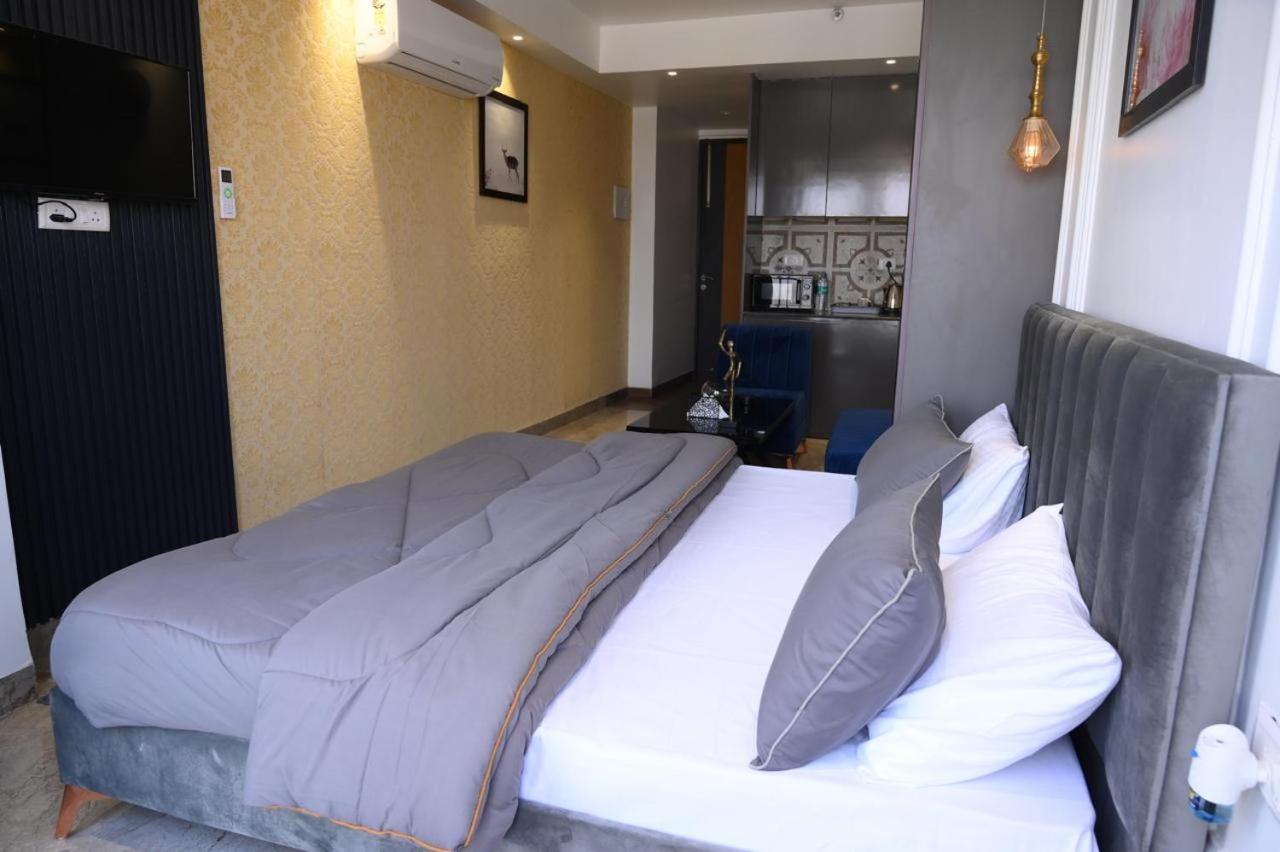 One-Bedroom Apartment With City View