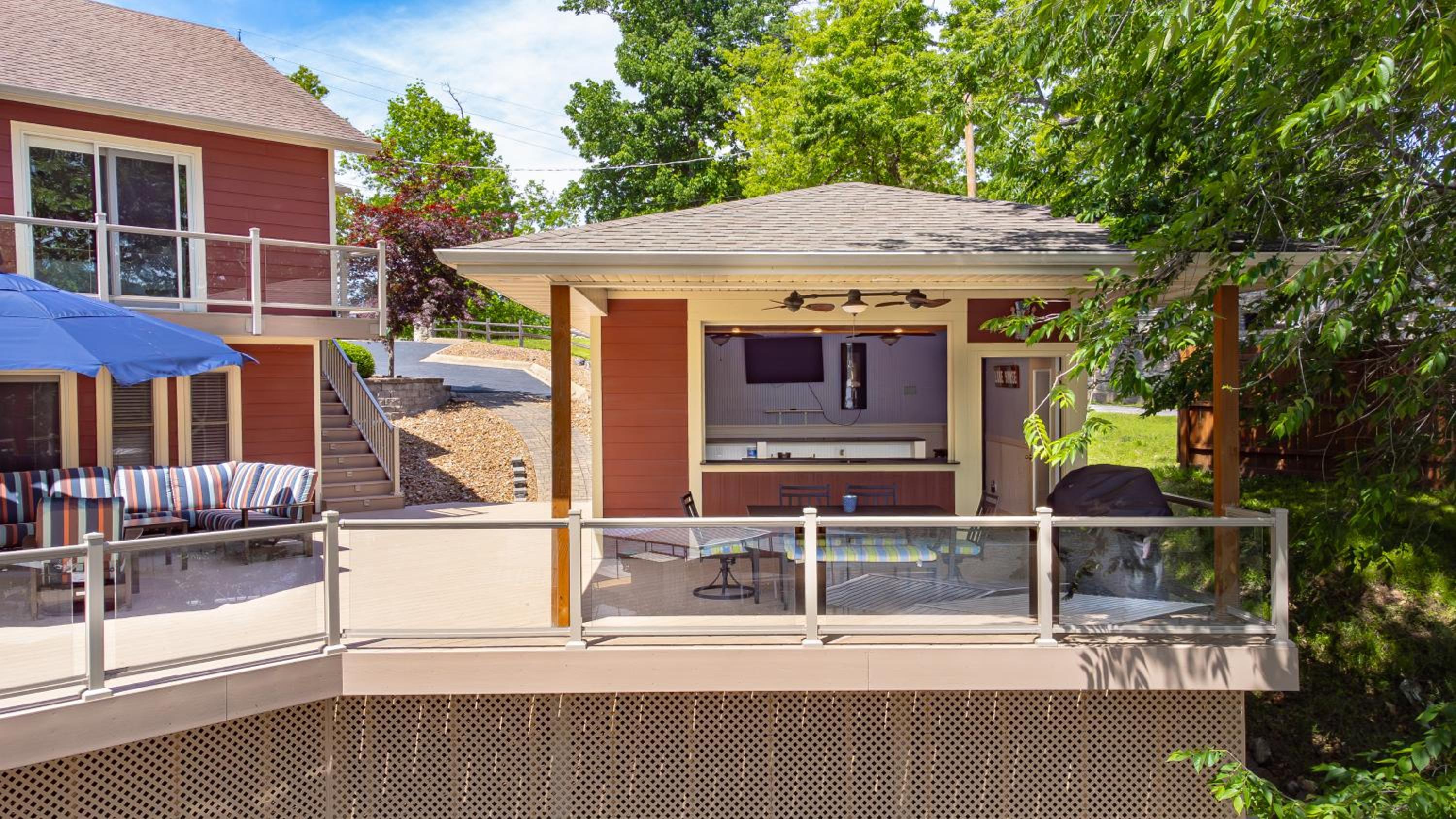 Three-Bedroom House photo 3