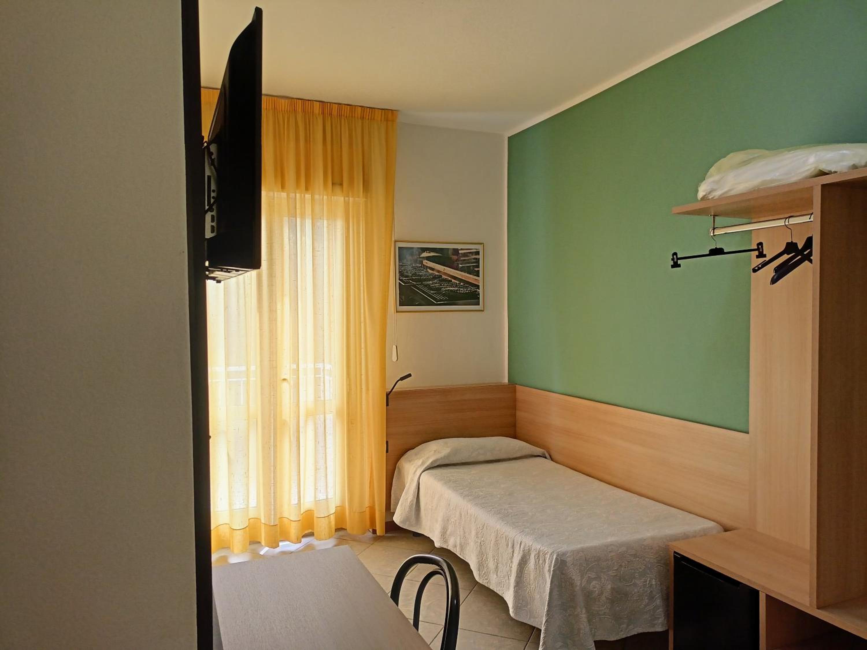 Twin Room with Sea View - Photo 1